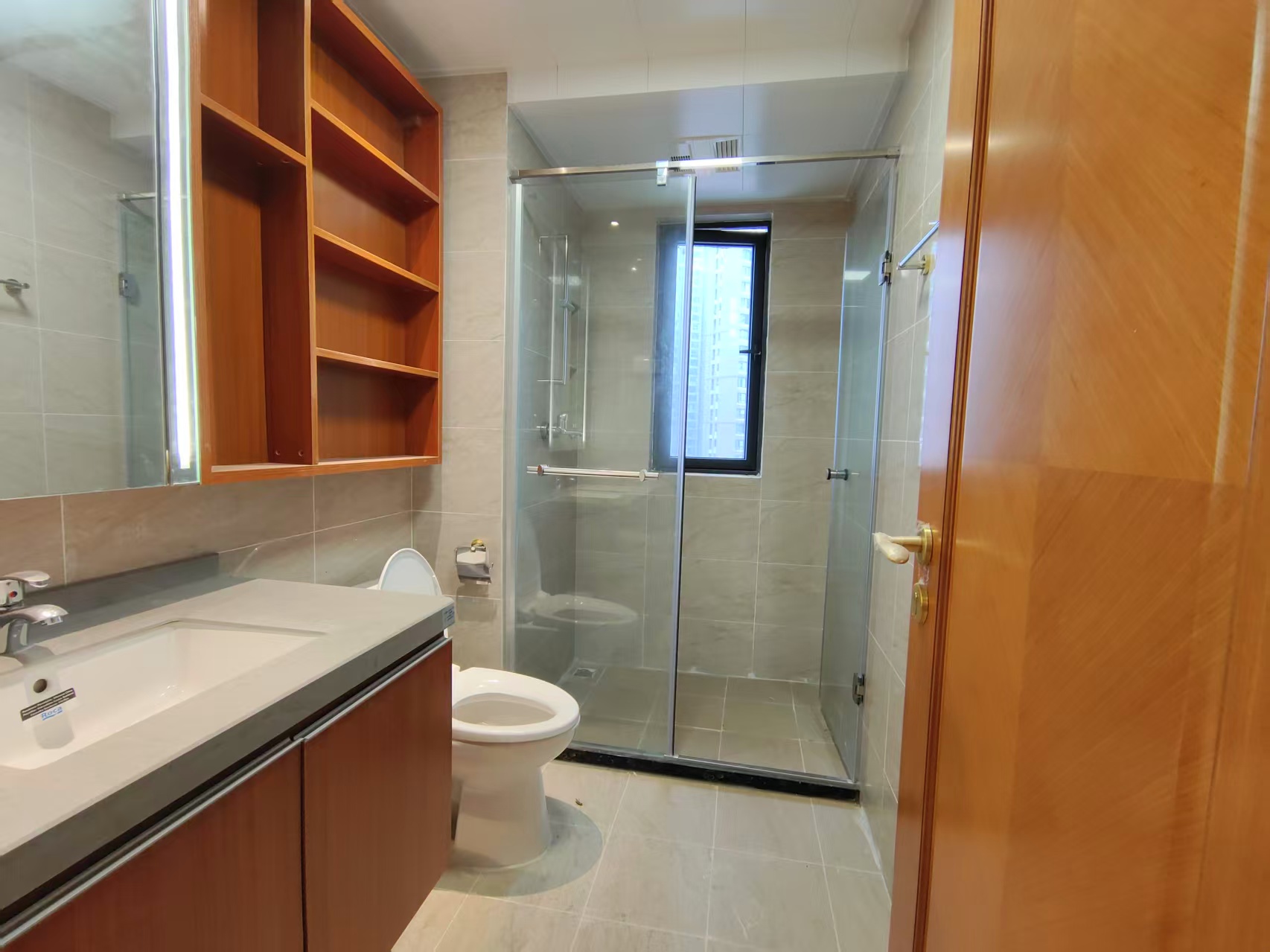 恒大华府  3室2厅2卫    68.0万室内图