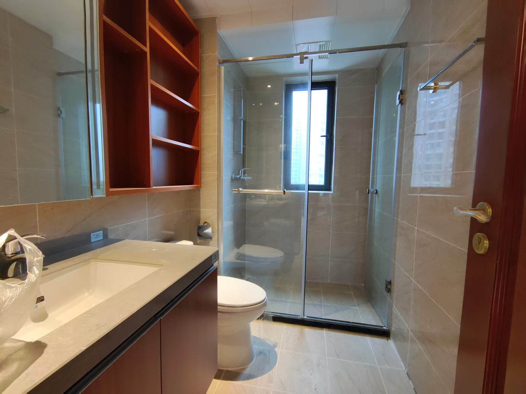 恒大华府  3室2厅2卫    68.0万室内图