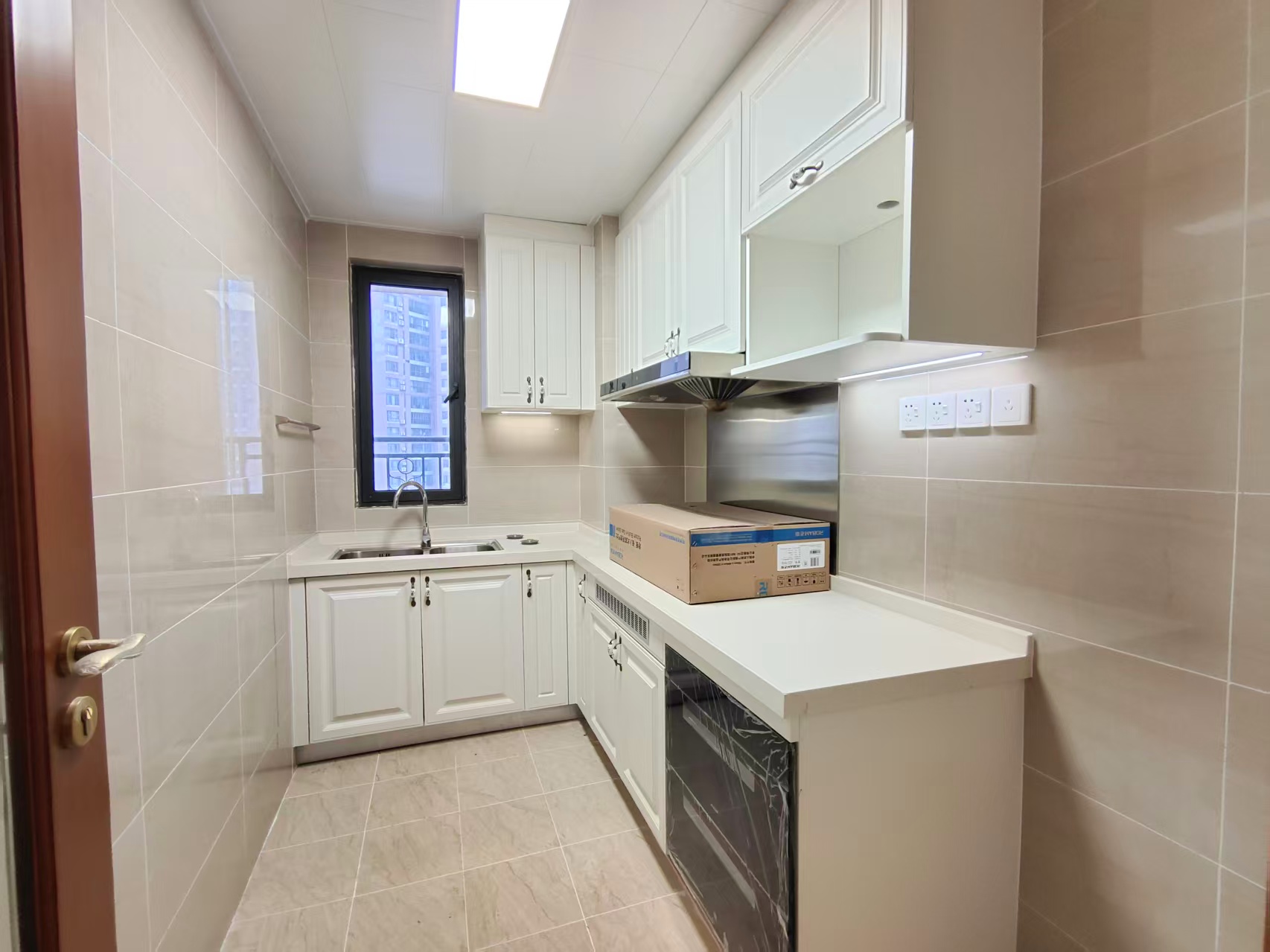 恒大华府  3室2厅2卫    68.0万室内图