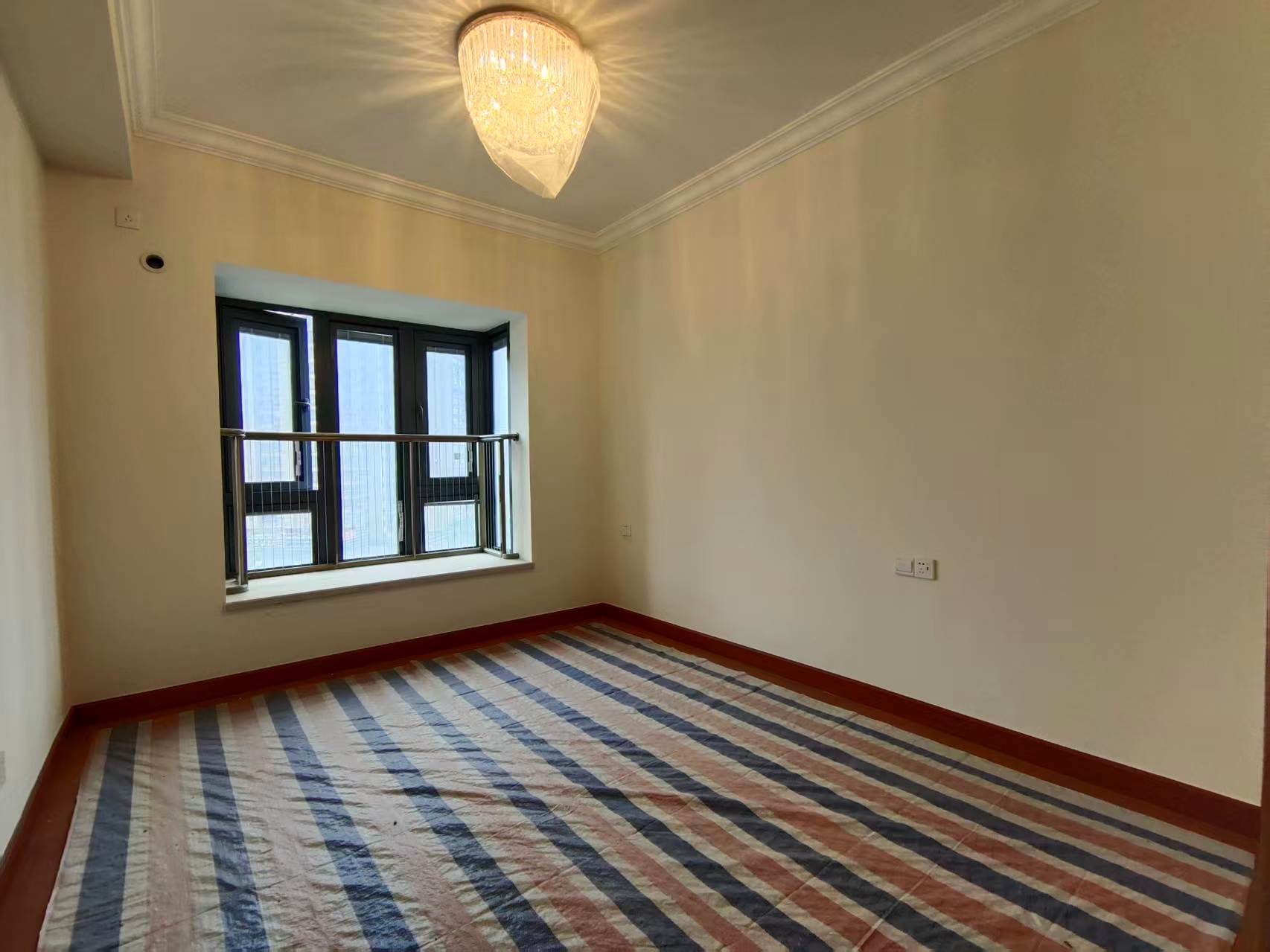 恒大华府  3室2厅2卫    68.0万室内图