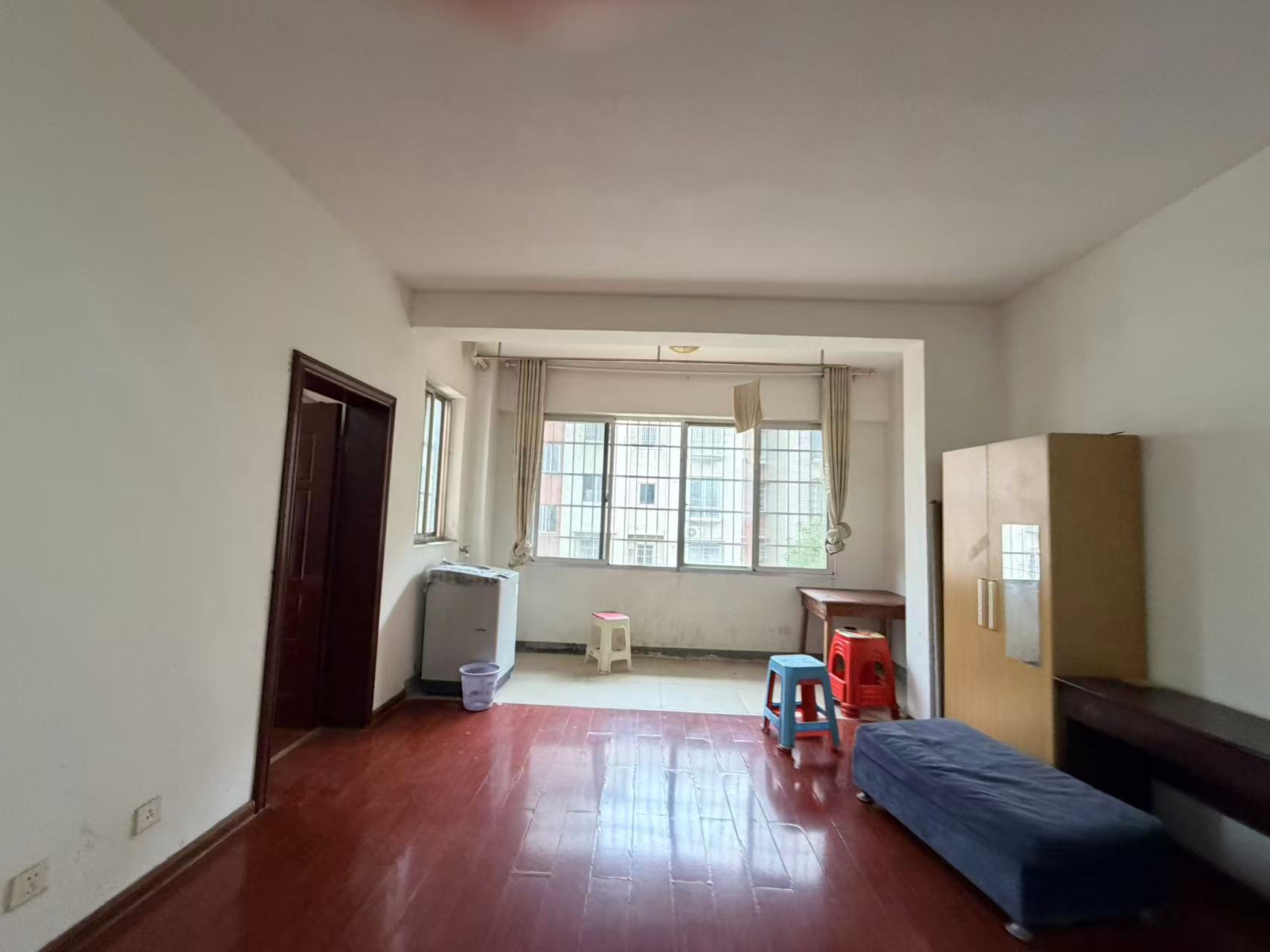 安泰小区  3室2厅2卫    39.0万室内图