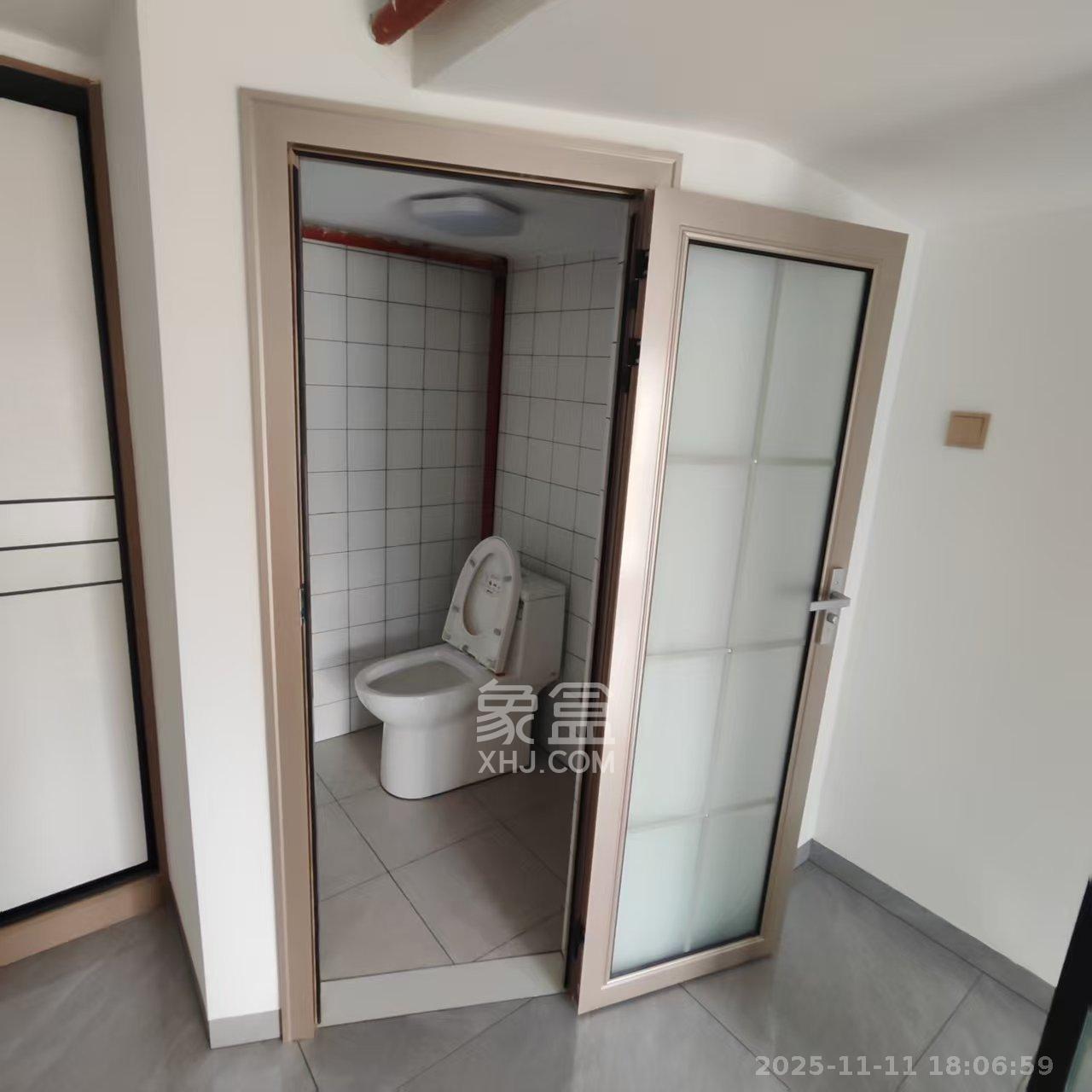 万科金色梦想A区  1室1厅1卫    1900.0元/月室内图