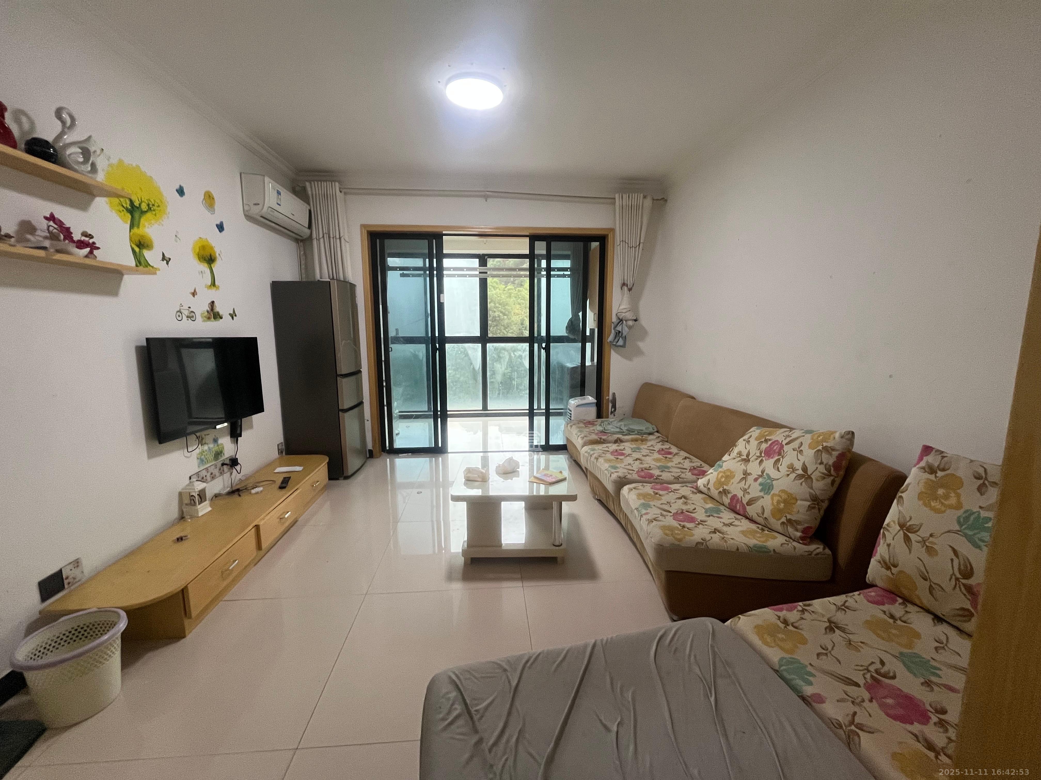 保利花园  2室2厅1卫    1900.0元/月