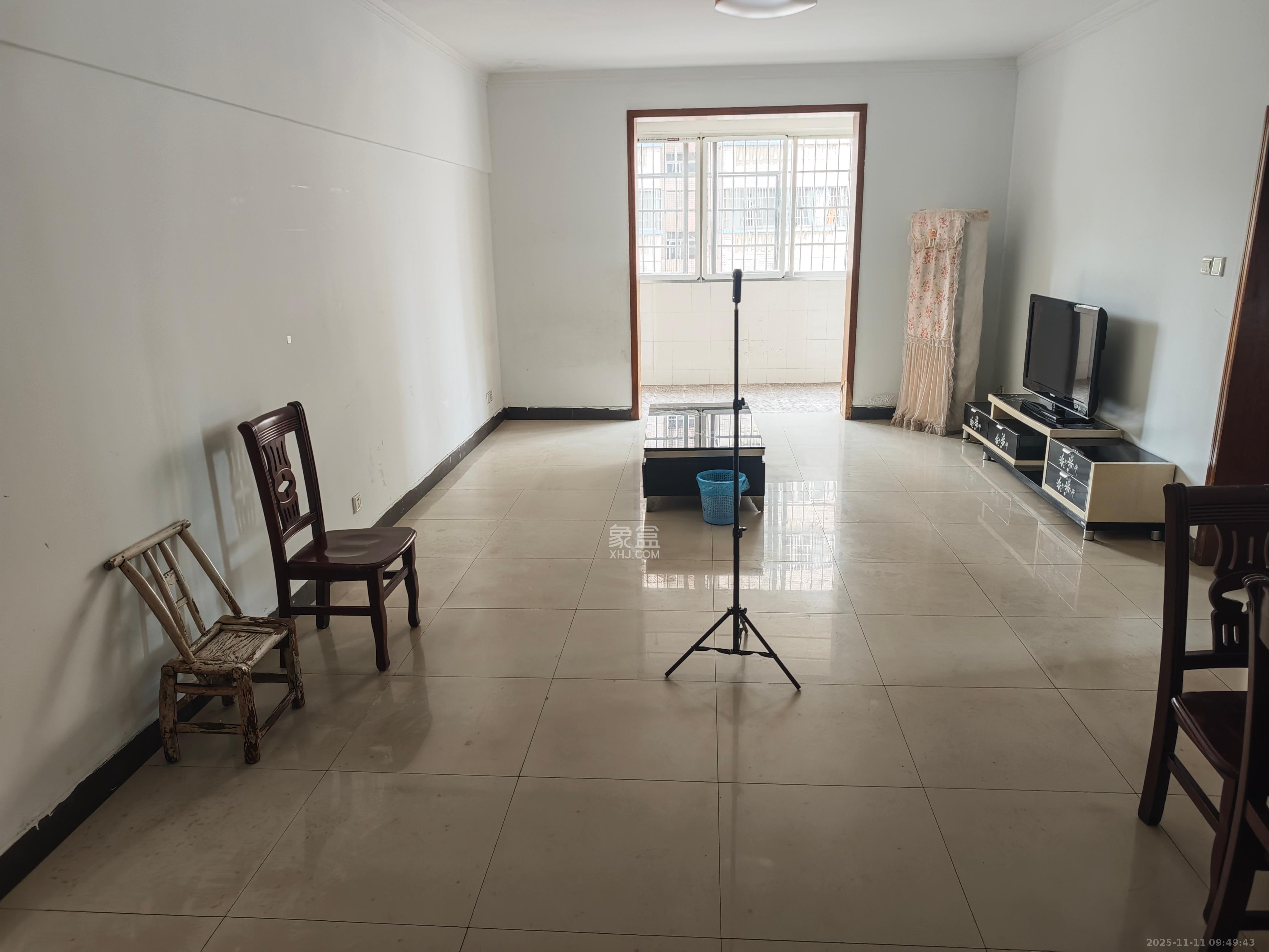 麓谷雅园  2室1厅1卫    2100.0元/月