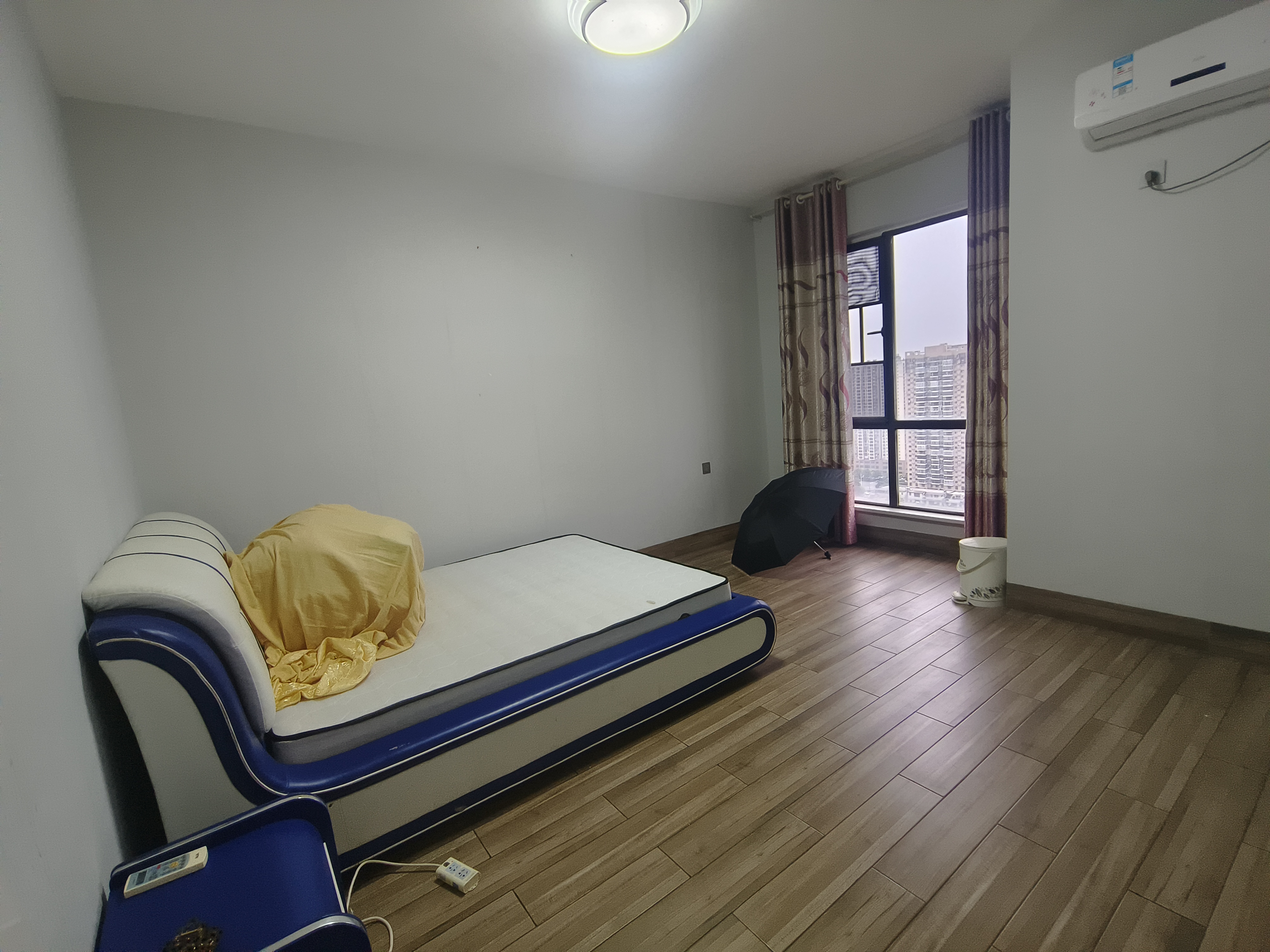 南苑上和二期 4室2厅1卫 99.0万 南苑上和二期 4室2厅1卫 99.0万客厅