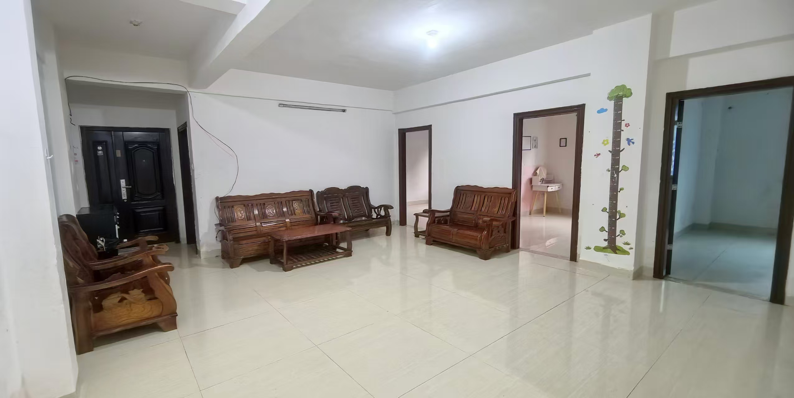 南北公寓  4室2厅2卫    2200.0元/月