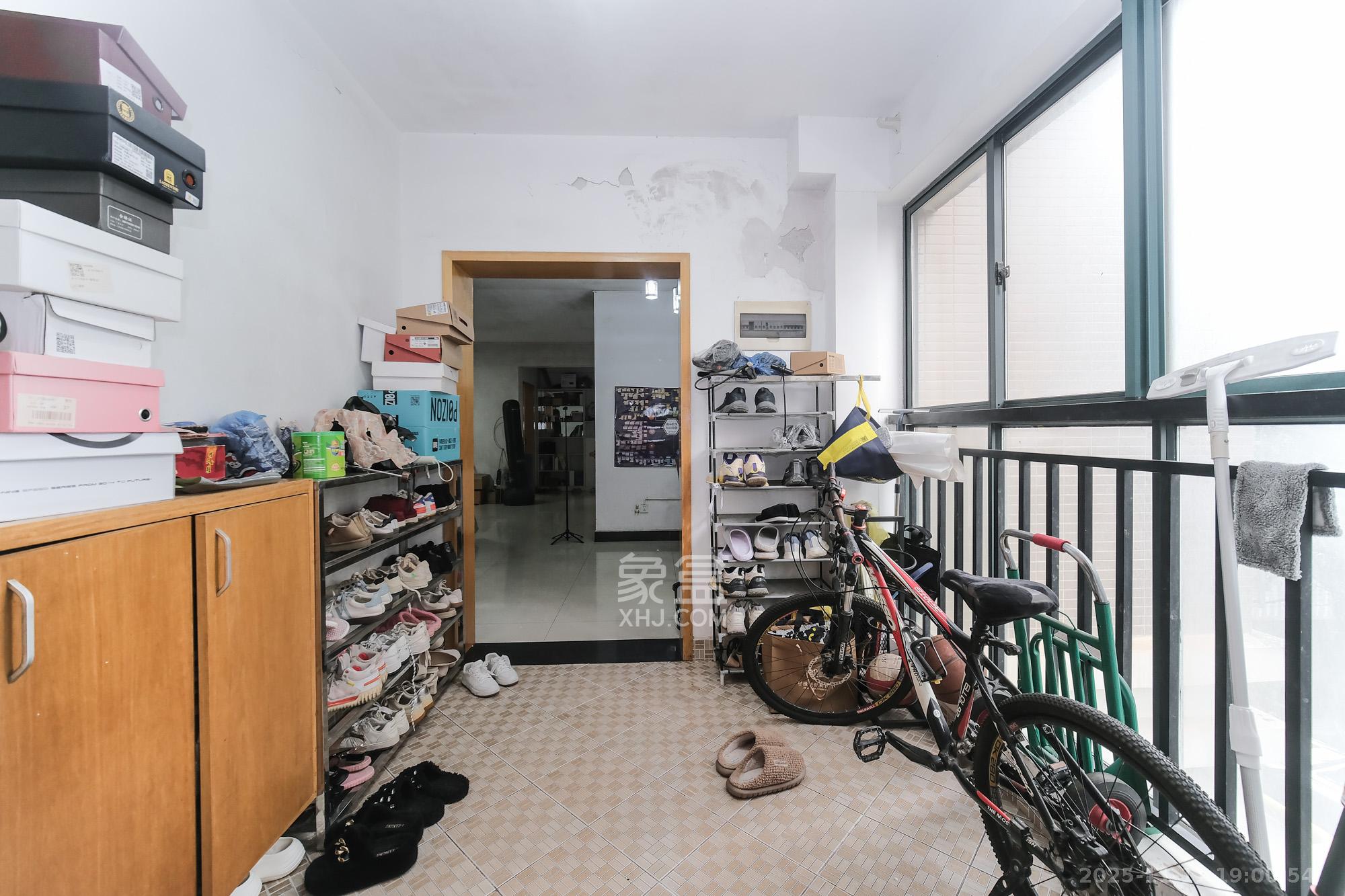 圆梦完美生活 4室2厅2卫 79.0万 圆梦完美生活 4室2厅2卫 79.0万阳台