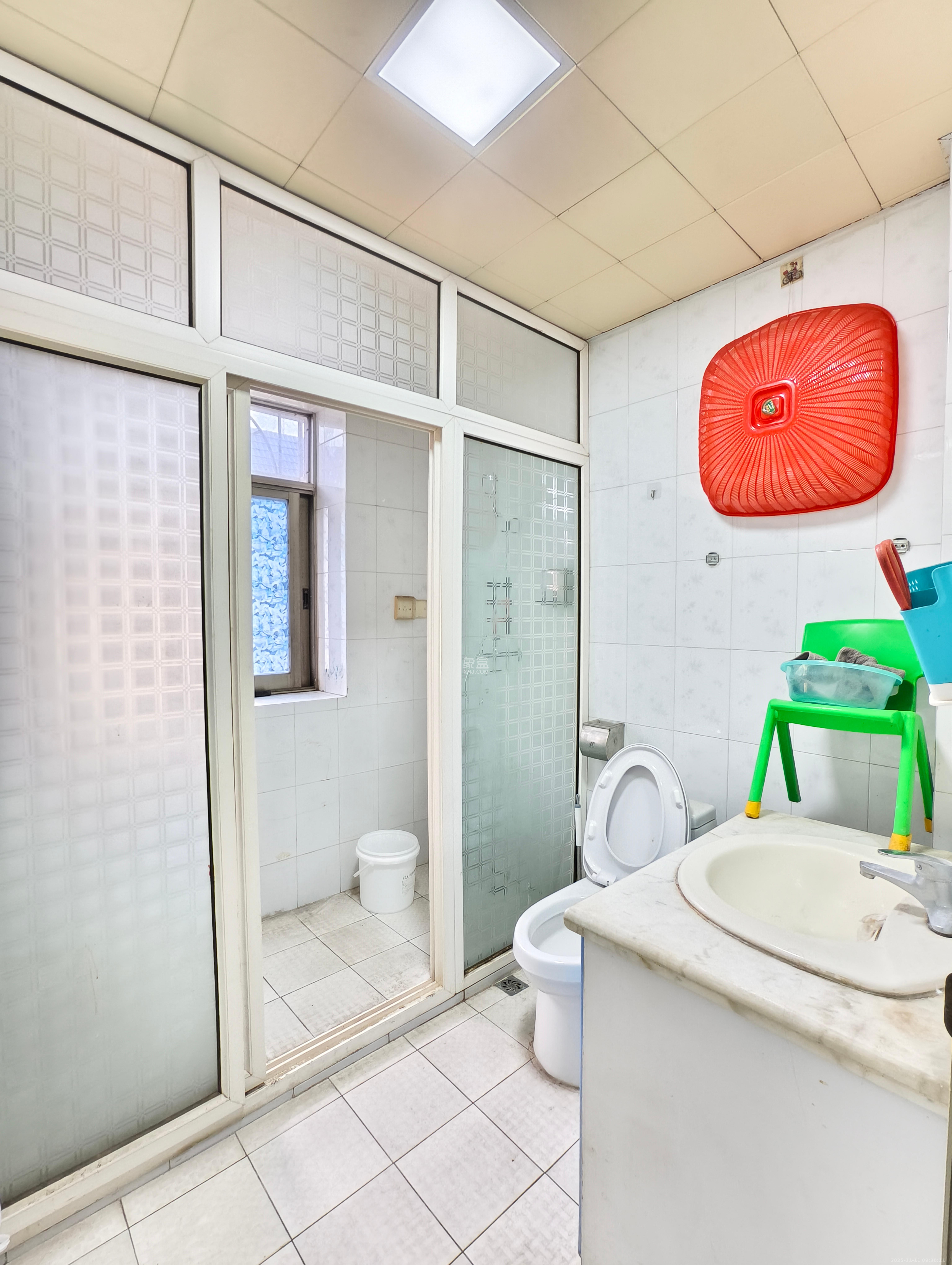 岳银小区(一二三五村) 3室2厅2卫 2400.0元/月 岳银小区(一二三五村) 3室2厅2卫 2400.0元/月室内图