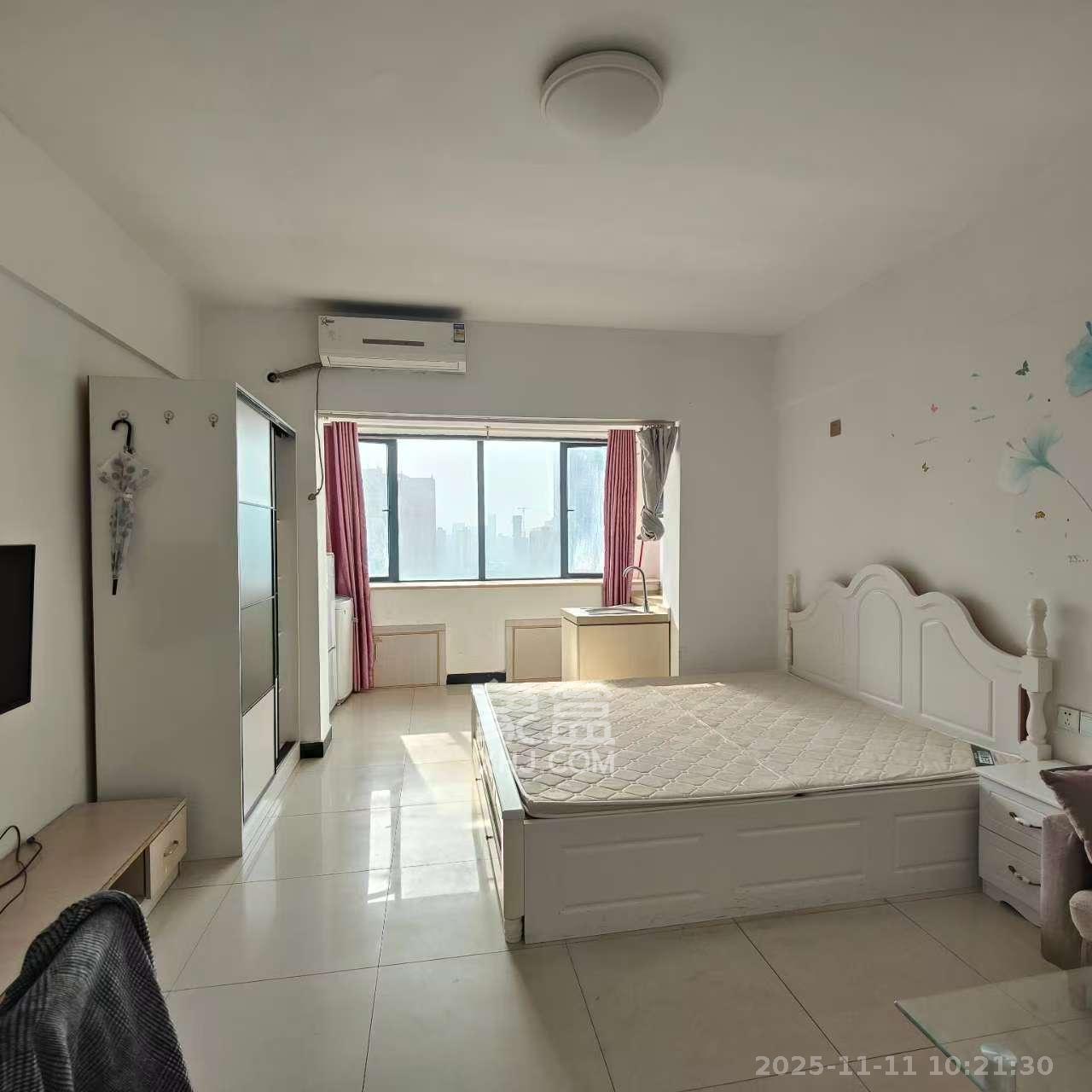 观园国际公寓  1室1厅1卫    1500.0元/月