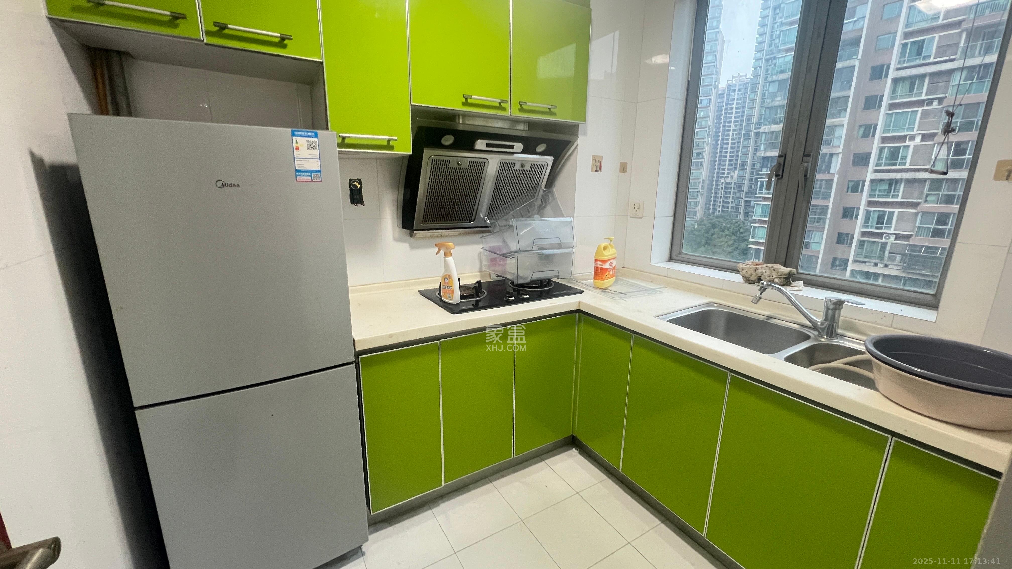 新城新世界一二三期 1室2厅1卫 2600.0元/月 新城新世界一二三期 1室2厅1卫 2600.0元/月室内图