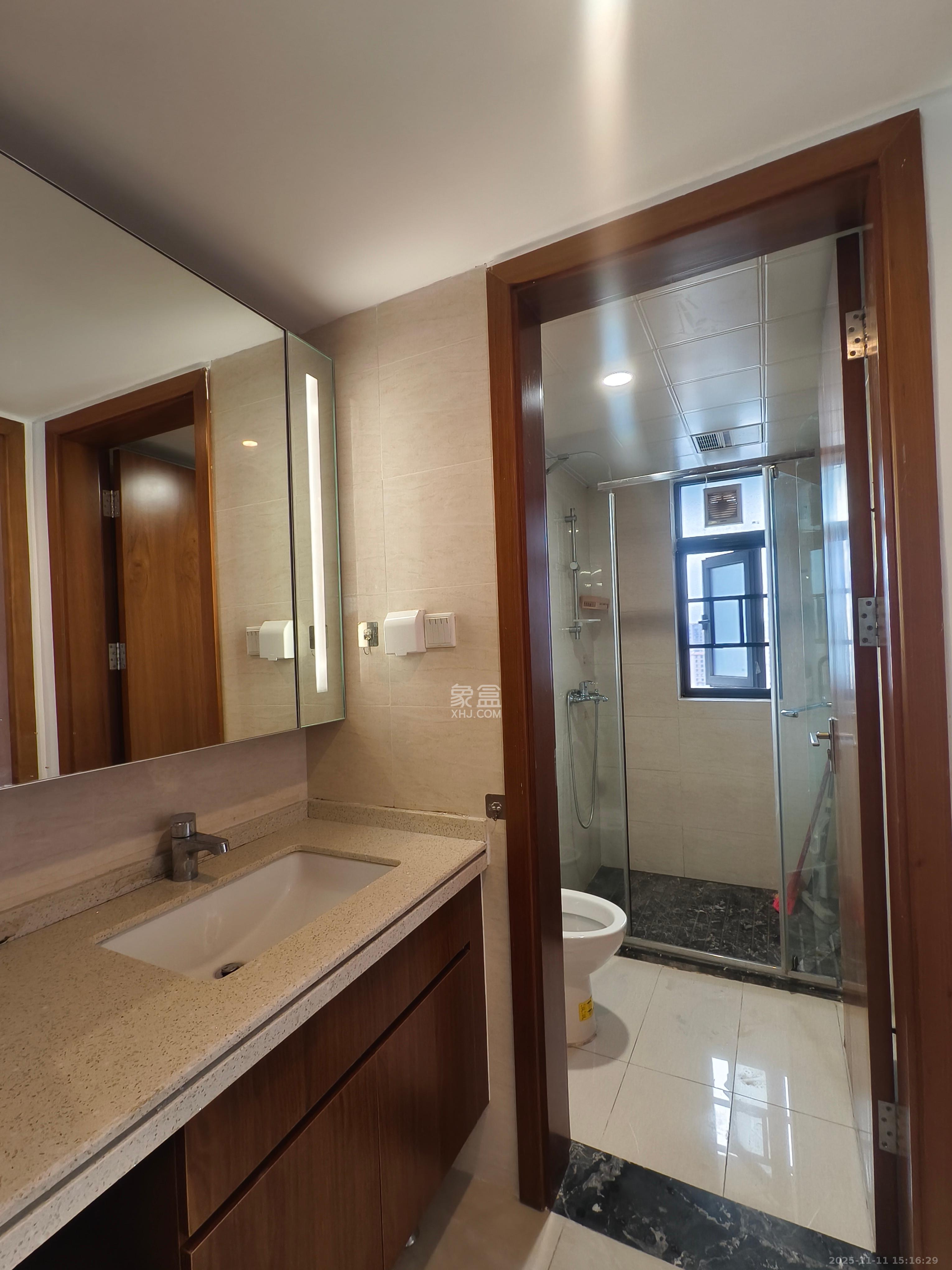 珠江好世界  4室2厅2卫    3600.0元/月室内图