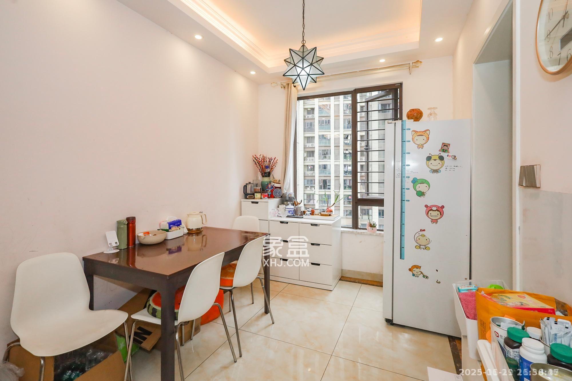 南山雍江汇(滨江国际新城) 4室2厅2卫 4000.0元/月 南山雍江汇(滨江国际新城) 4室2厅2卫 4000.0元/月室内图