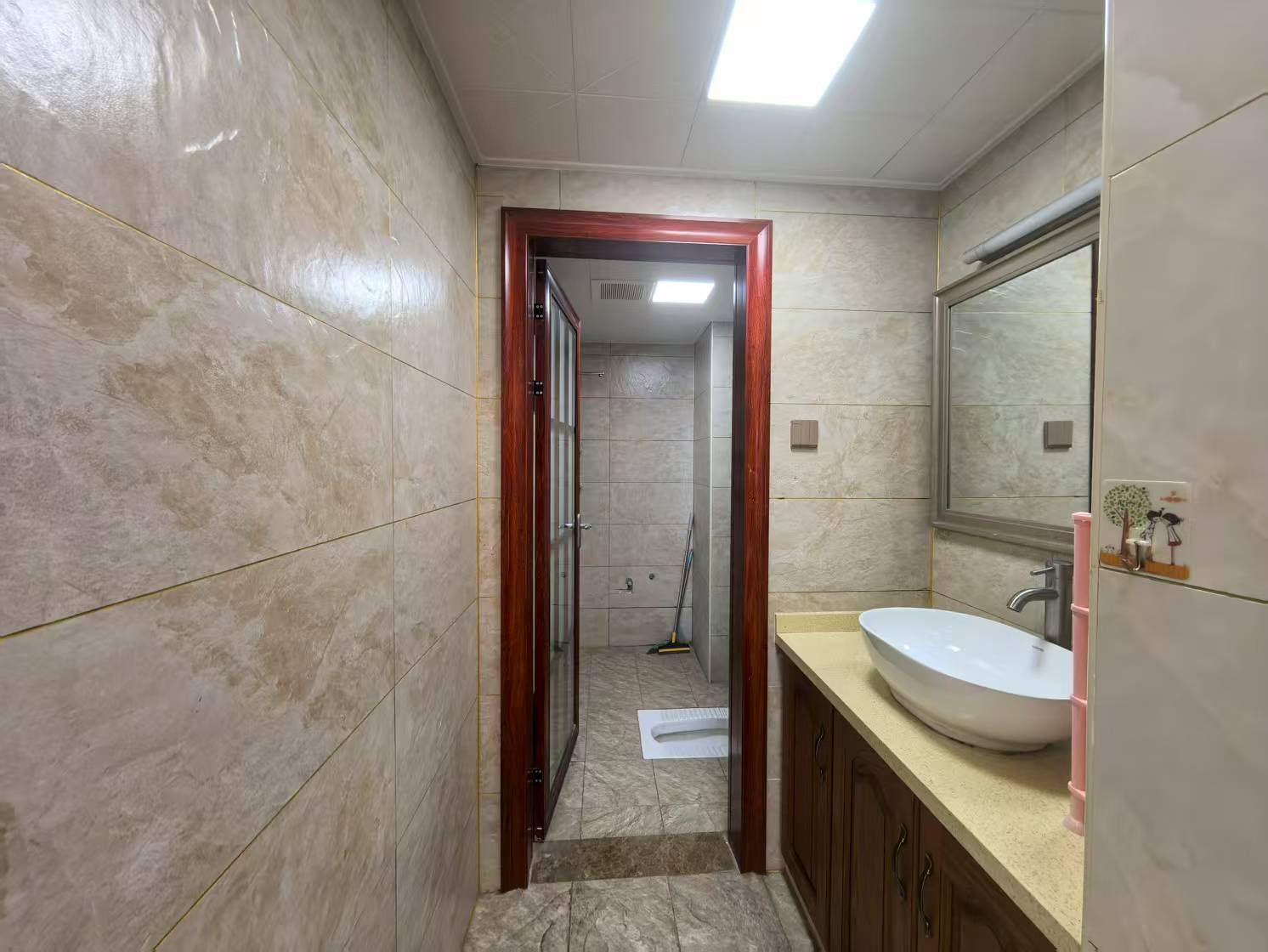 盛世时代广场 2室2厅1卫 1800.0元/月 盛世时代广场 2室2厅1卫 1800.0元/月室内图