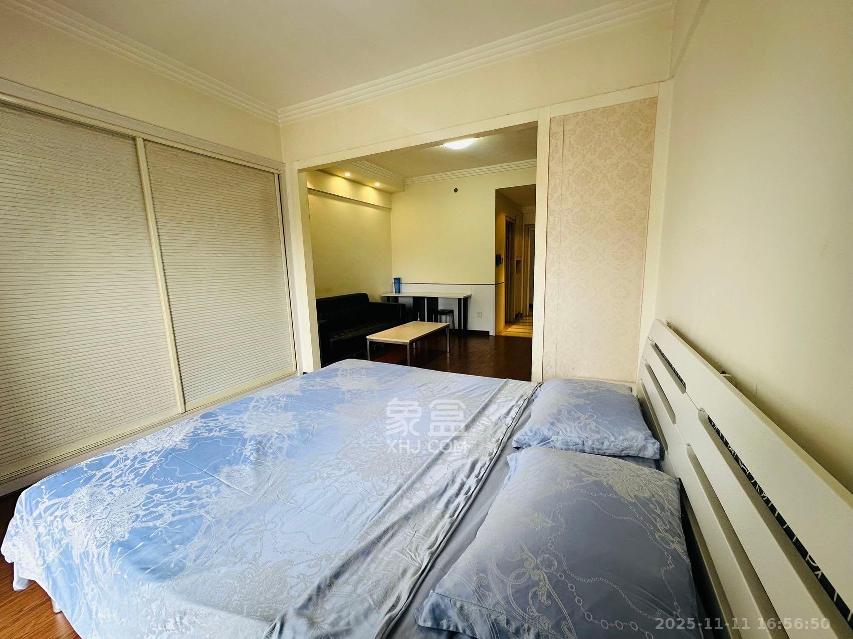 西子一间  1室1厅1卫    1700.0元/月室内图