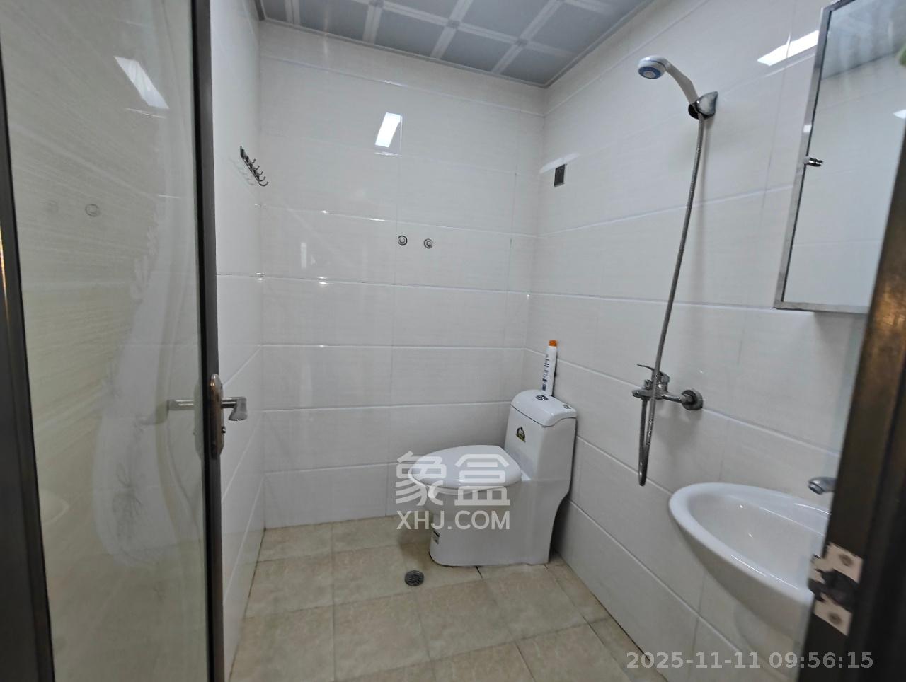 中海国际一期  3室2厅2卫    1900.0元/月室内图