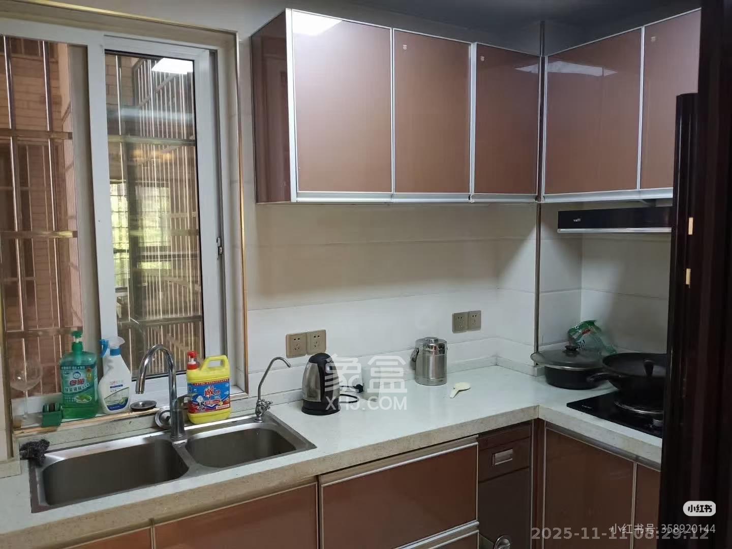 紫云阁 3室2厅2卫 2100.0元/月 紫云阁 3室2厅2卫 2100.0元/月室内图