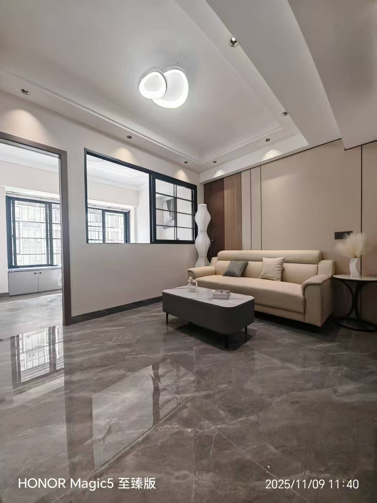 香港城  1室1厅1卫    39.0万客厅