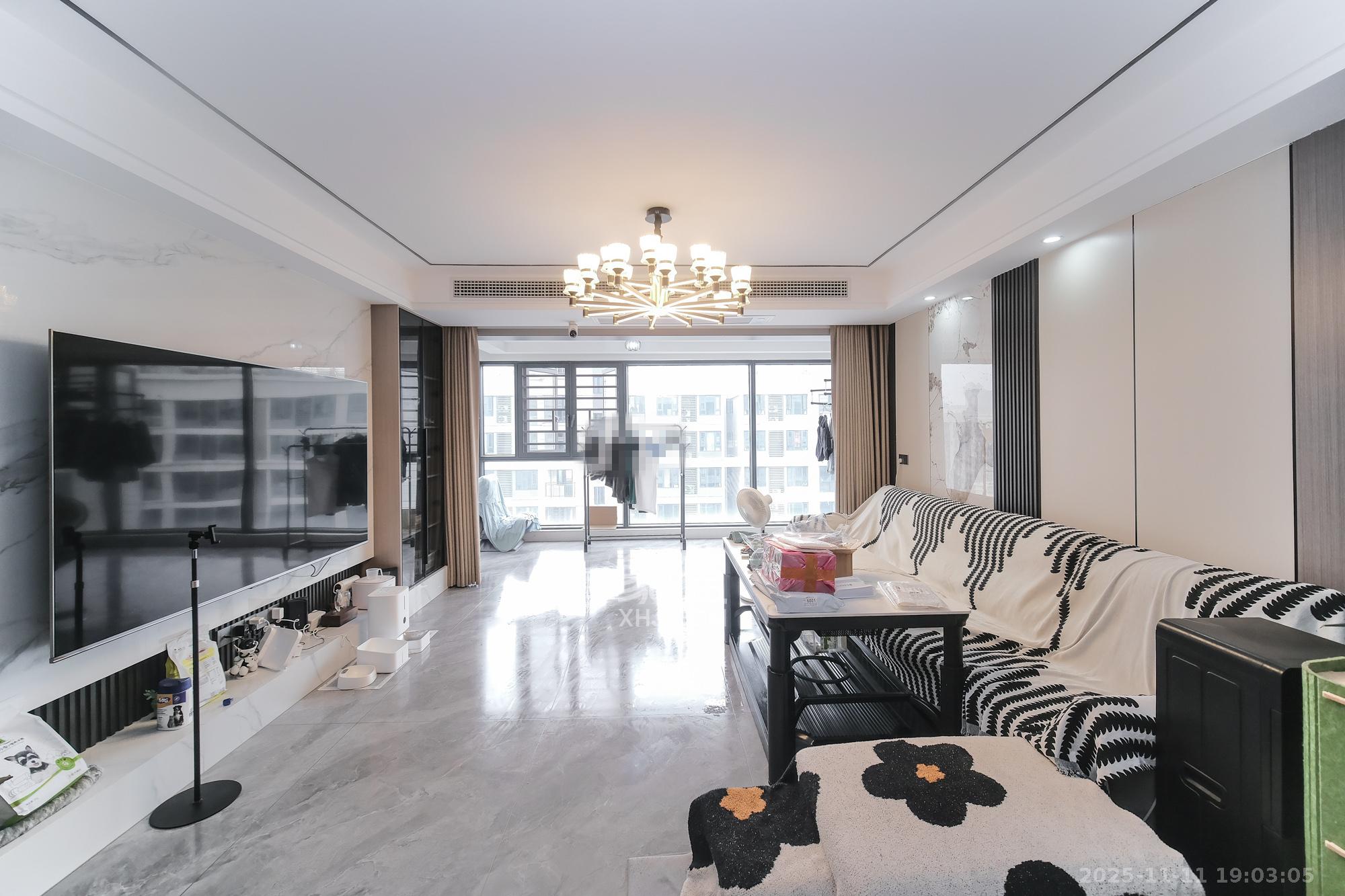 保利金香槟  1室0厅0卫    158.0万