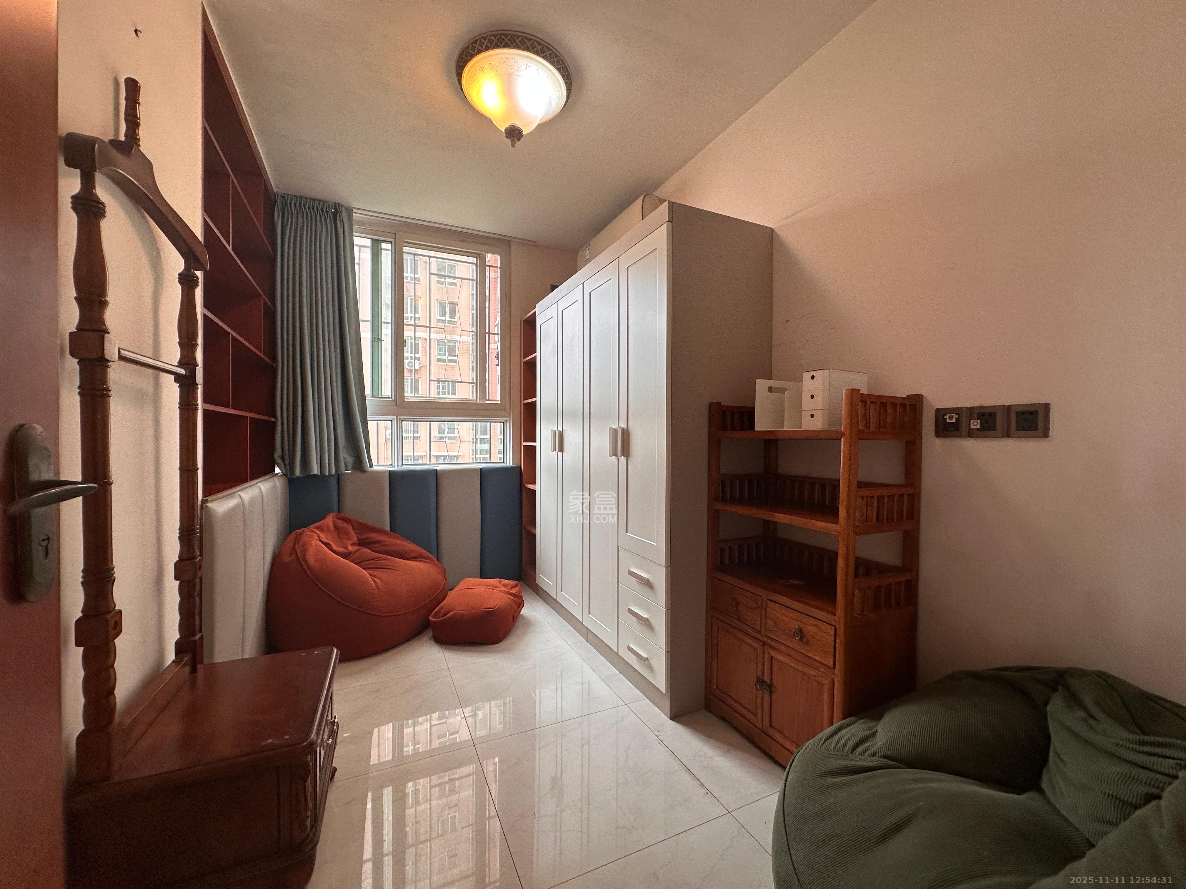 君临天厦  4室2厅2卫    8000.0元/月室内图