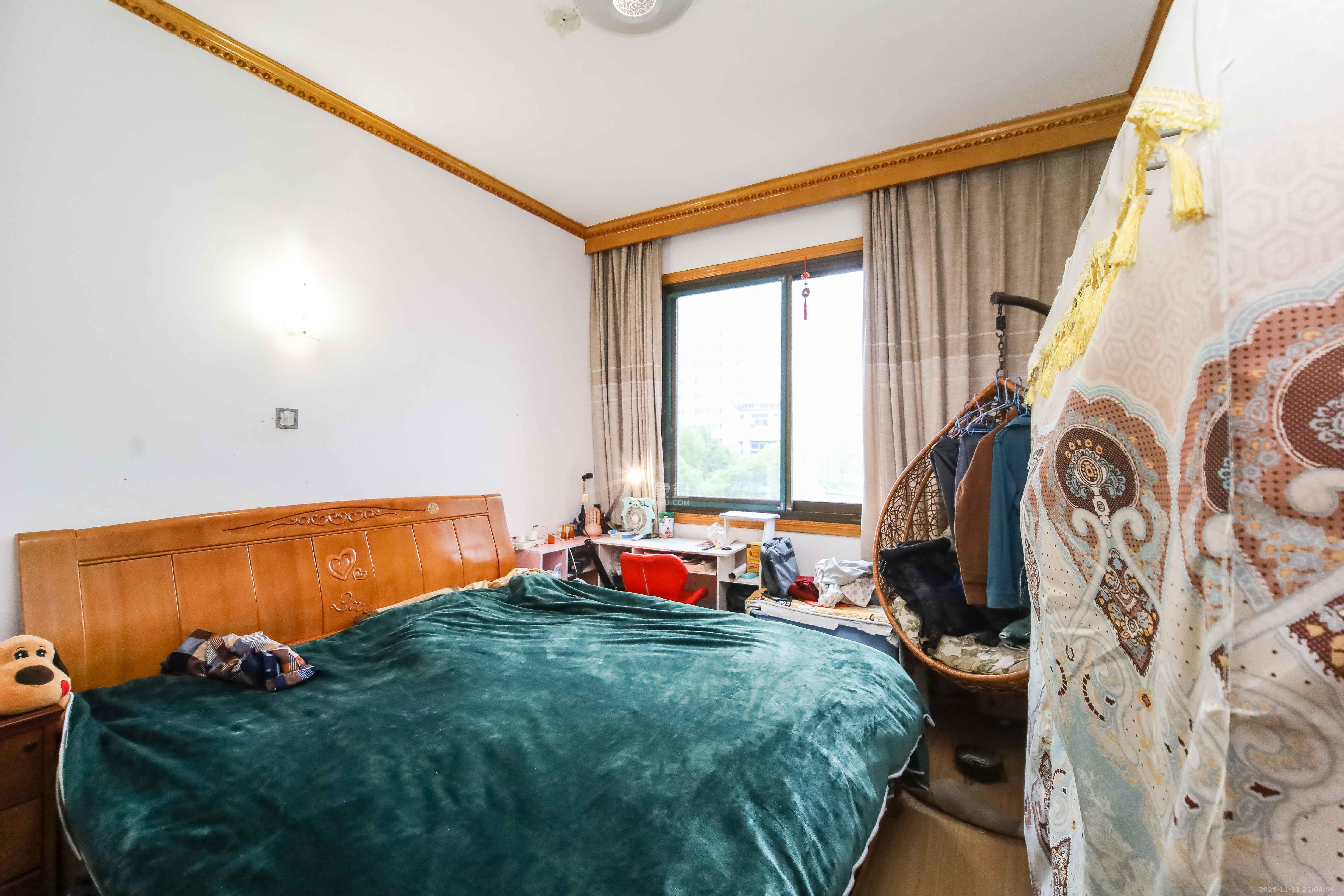 火星建设局宿舍  3室2厅1卫    38.0万卧室