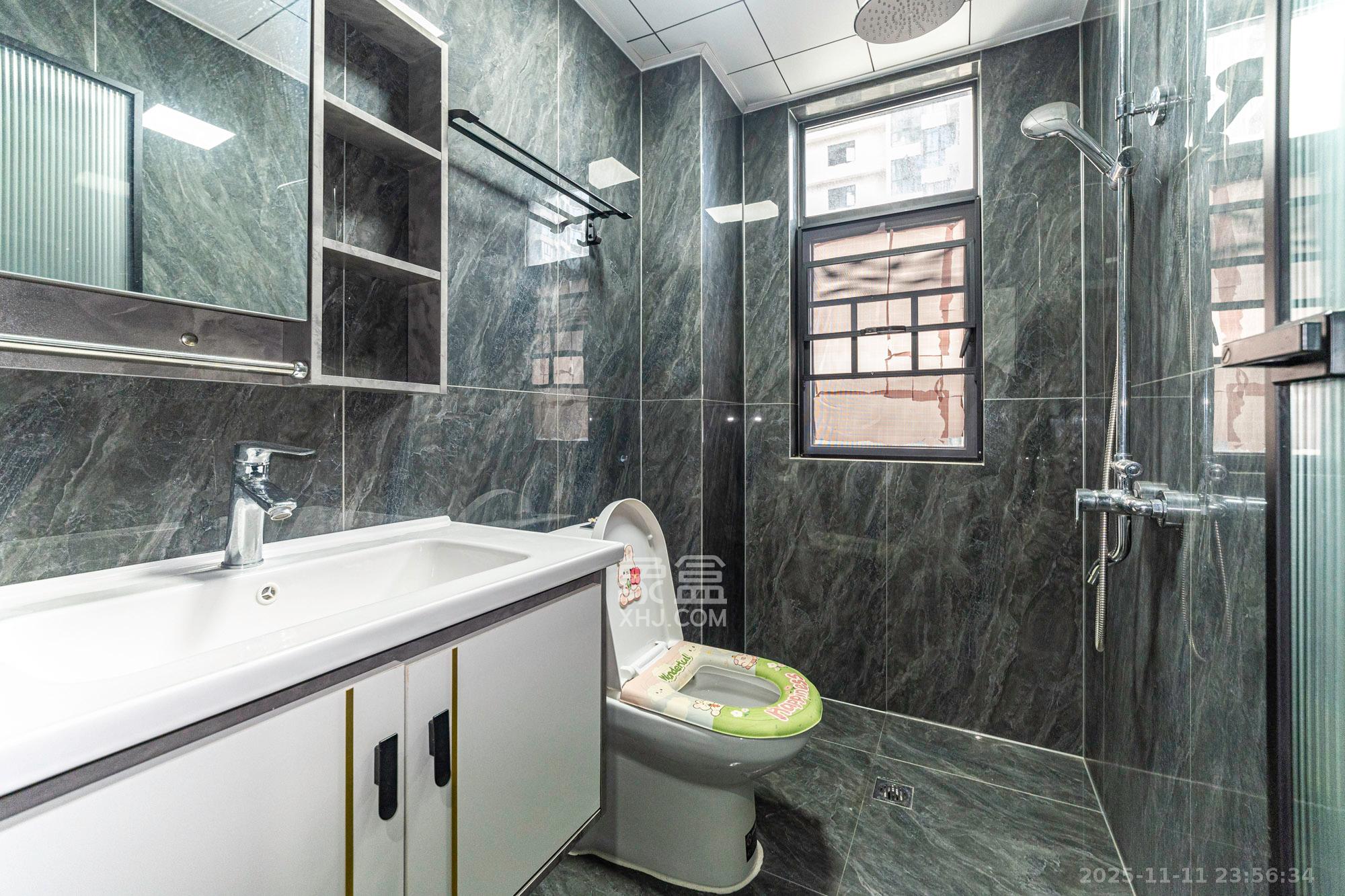 盛地东方芯府  3室2厅2卫    72.8万卫生间