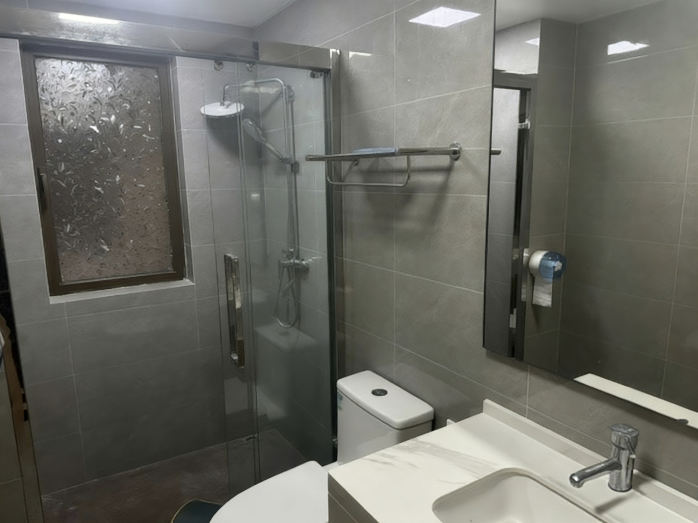 金湖壹号  1室0厅0卫    3500.0元/月室内图