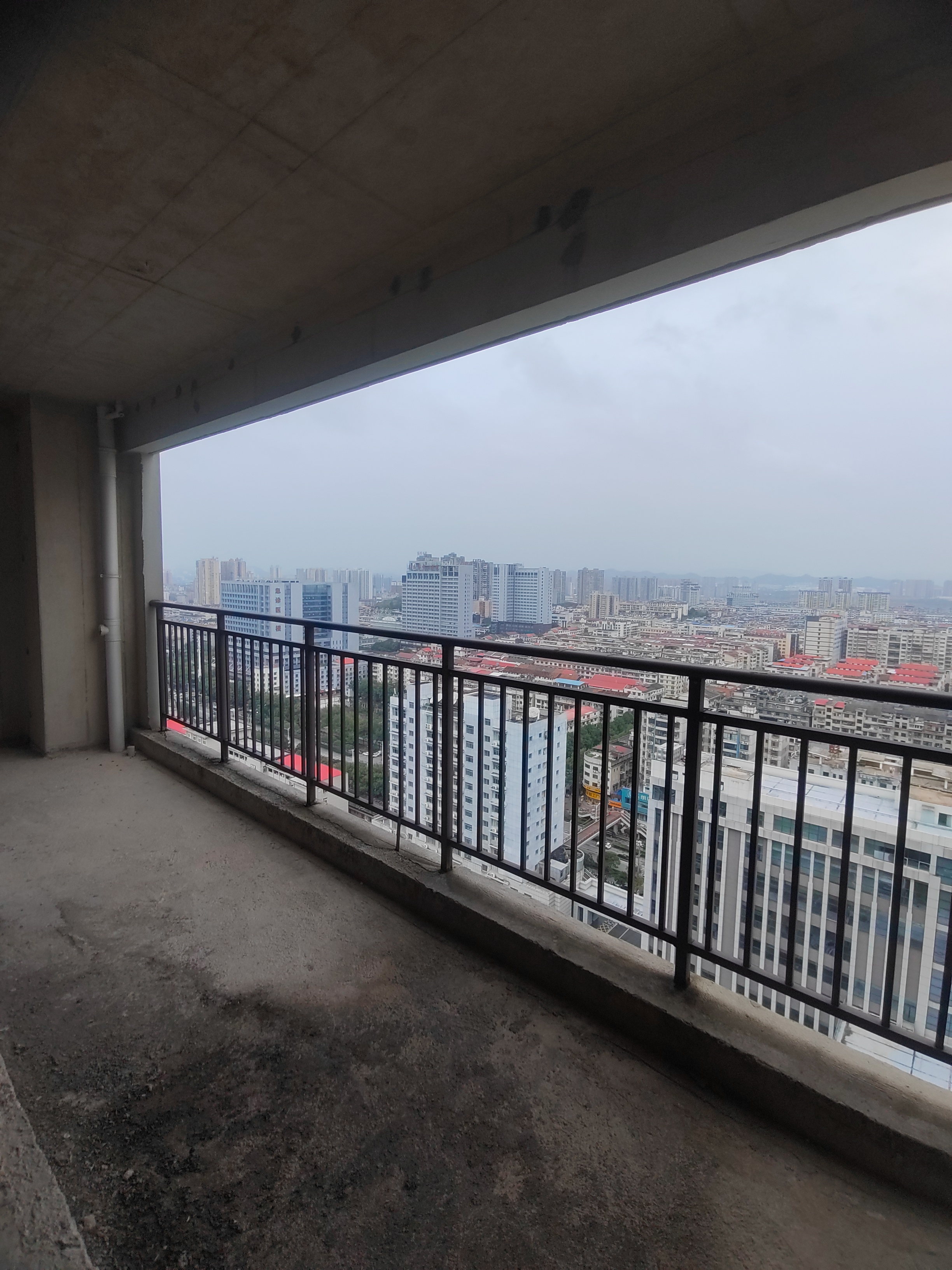 青春里 5室2厅2卫 145.8万 青春里 5室2厅2卫 145.8万客厅