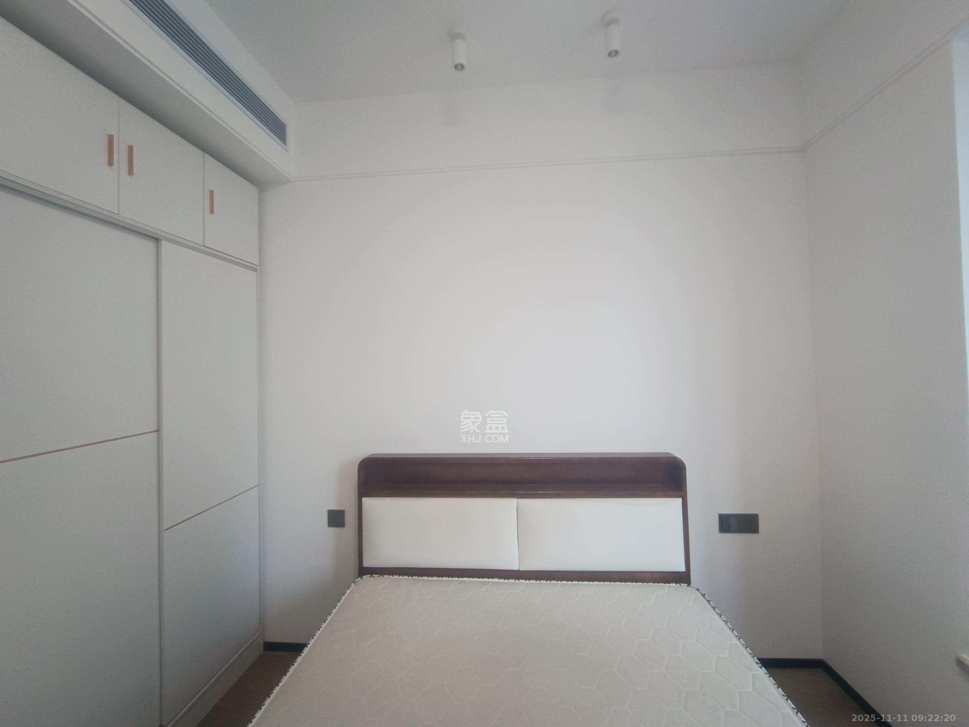 万科滨河道  4室2厅2卫    3000.0元/月室内图