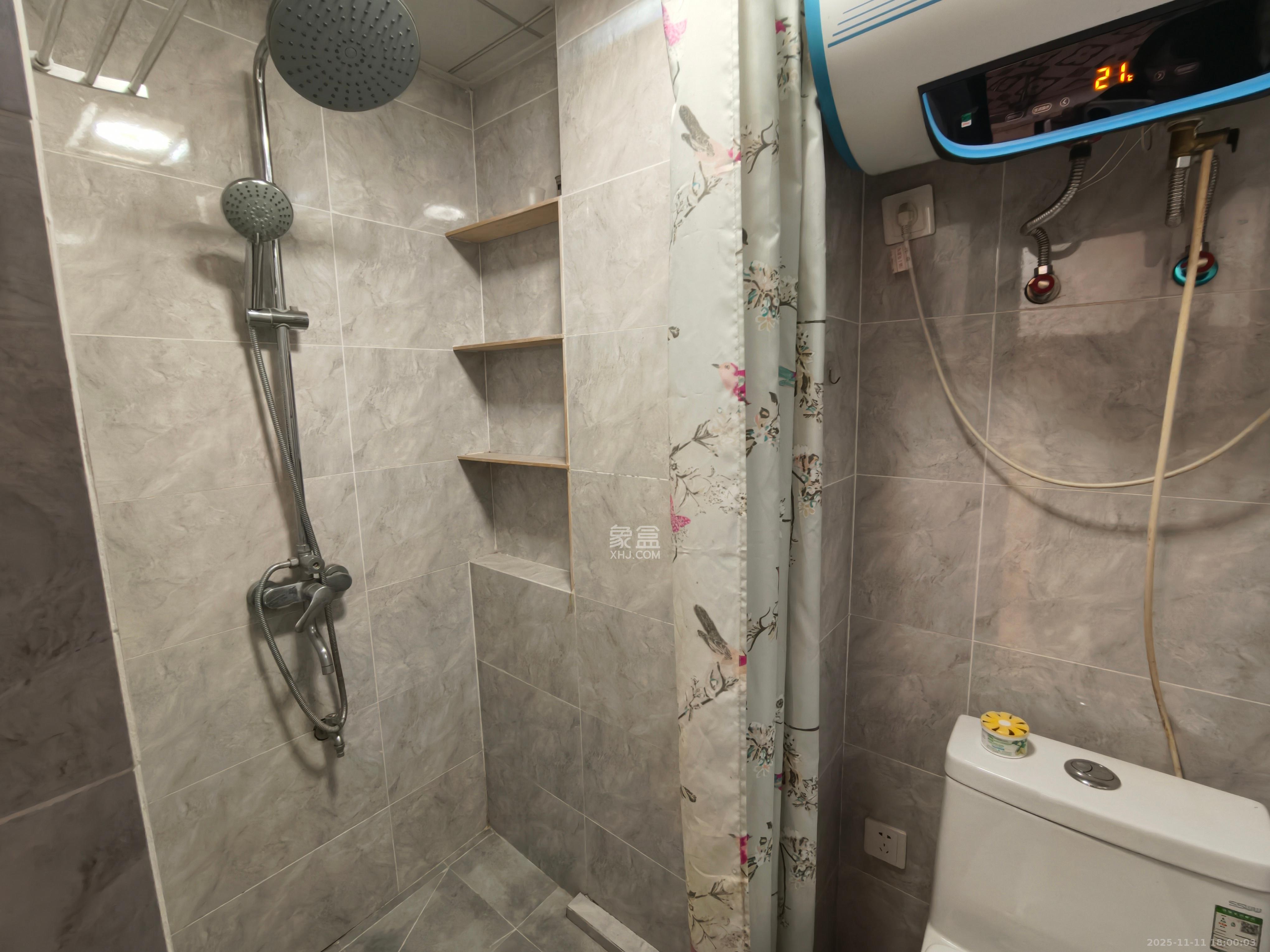 好莱城（弘德西街）  1室1厅1卫    1200.0元/月室内图