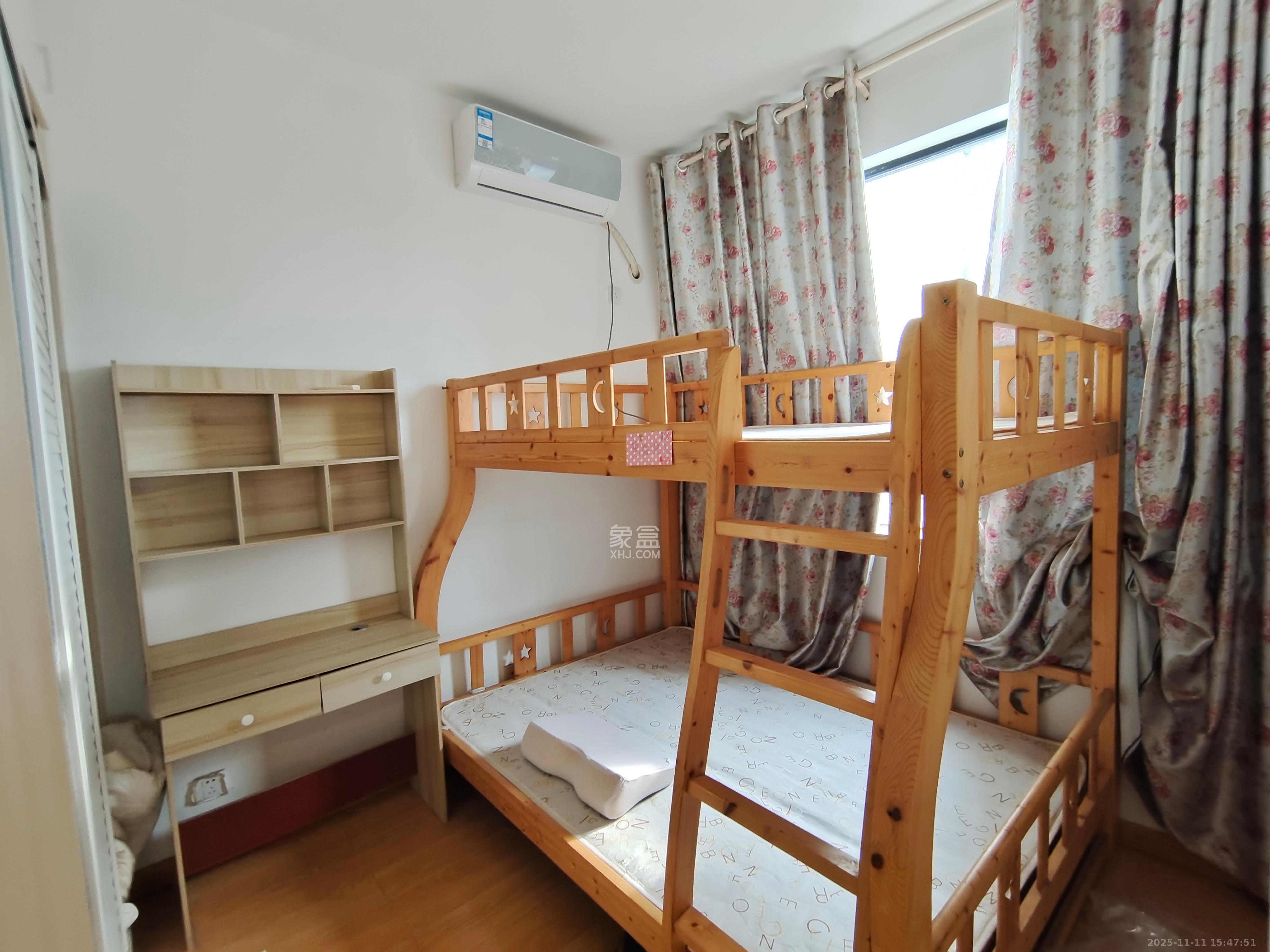 阳光100三期 2室2厅1卫 2500.0元/月 阳光100三期 2室2厅1卫 2500.0元/月室内图