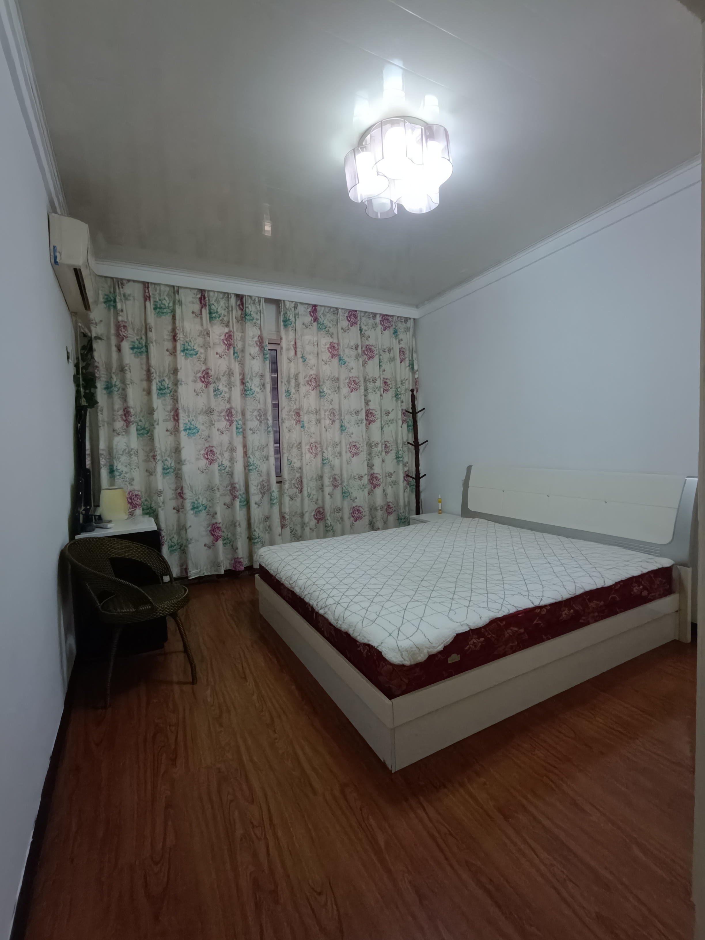 龙腾大厦  3室2厅2卫    1500.0元/月室内图