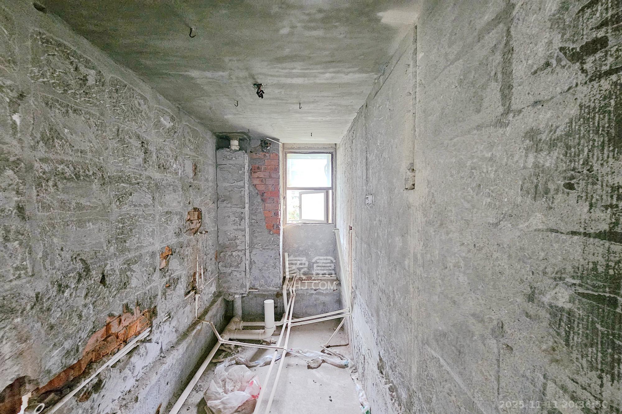 茂华国际湘  5室2厅2卫    180.0万其他