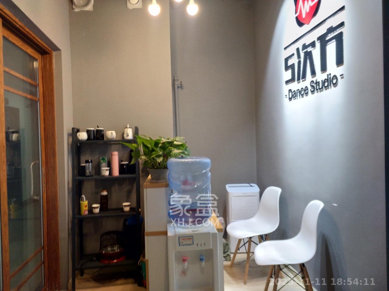 荣悦台  1室0厅0卫    2200.0元/月