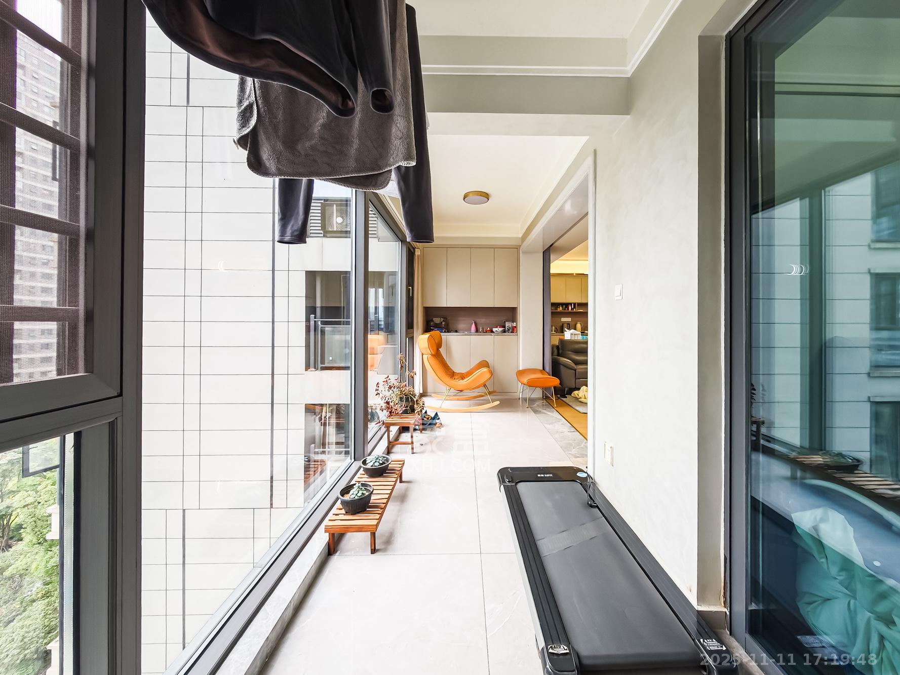 长沙万境潇湘  3室2厅2卫    135.0万阳台