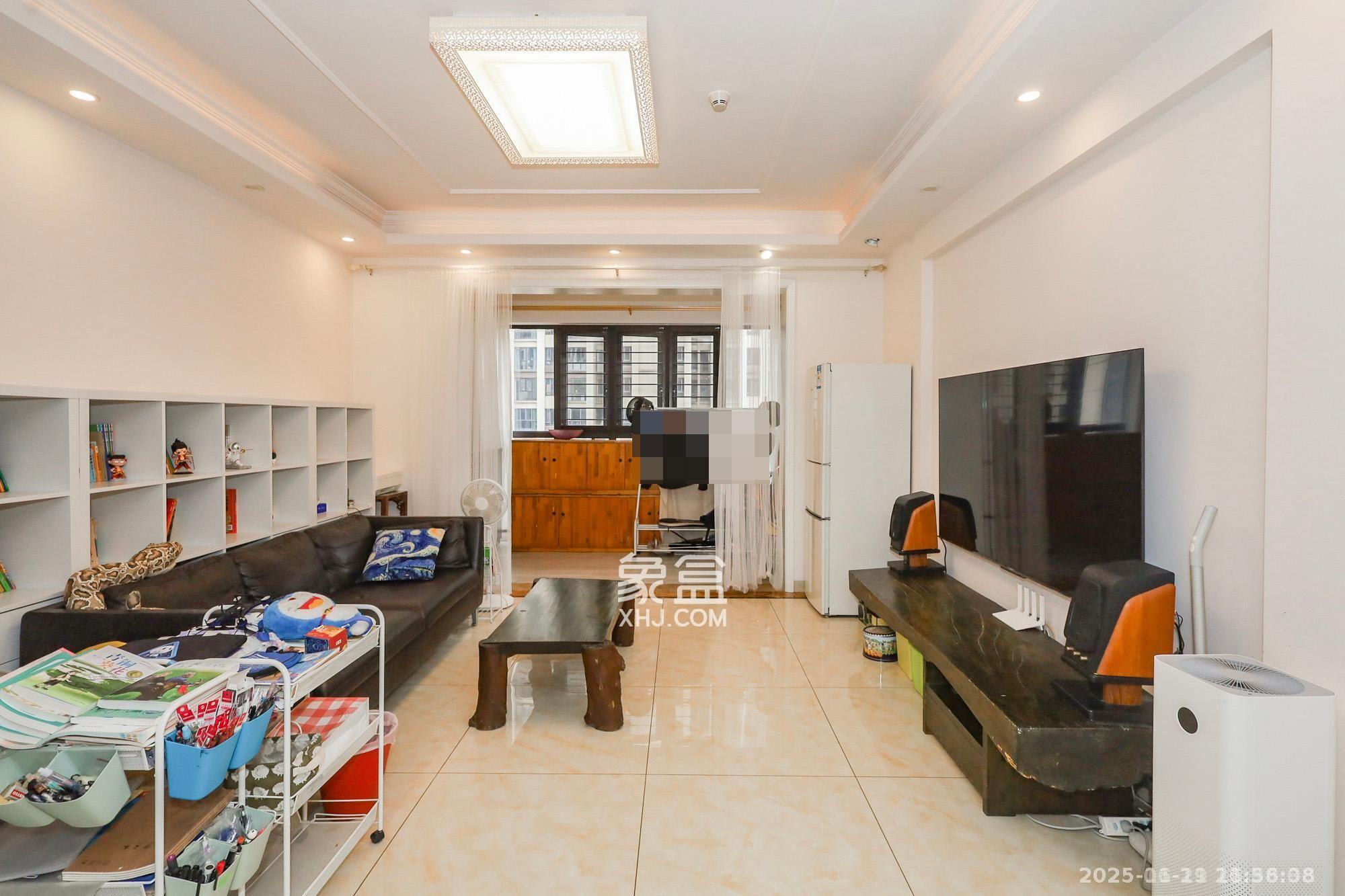 南山雍江汇（滨江国际新城）  4室2厅2卫    4000.0元/月室内图