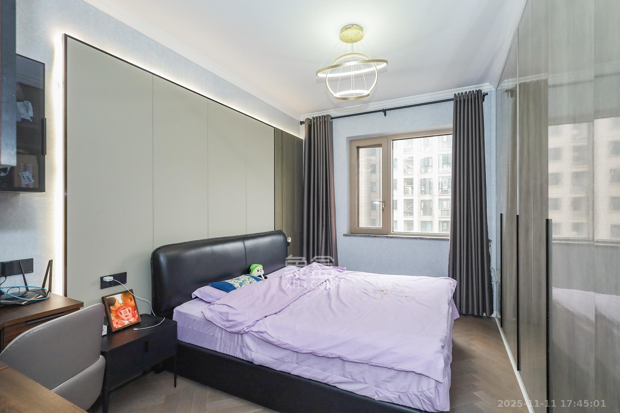 阳光丽城二期  4室2厅2卫    188.0万卧室