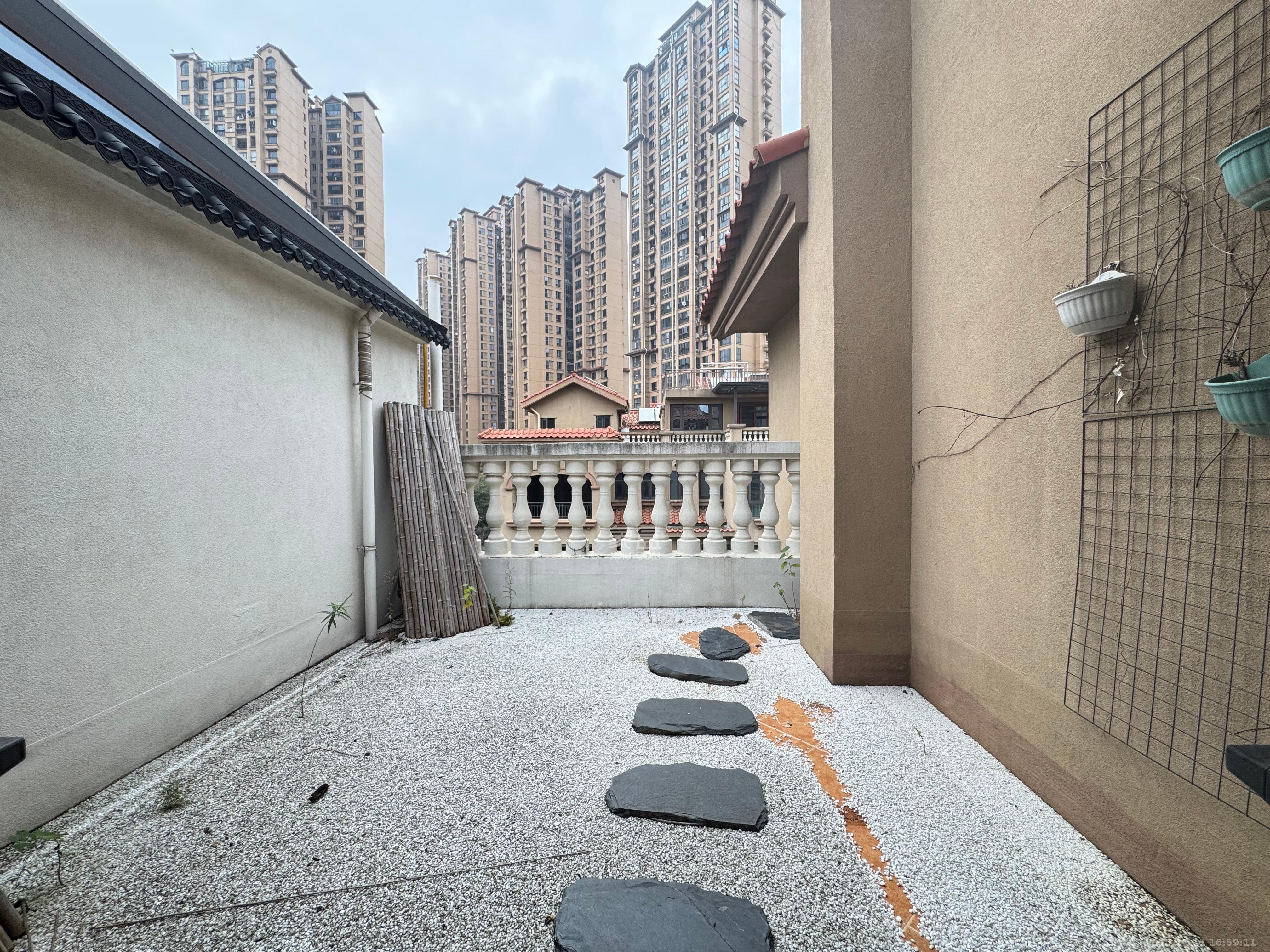 珠江郦城璞墅  6室3厅3卫    15000.0元/月室内图