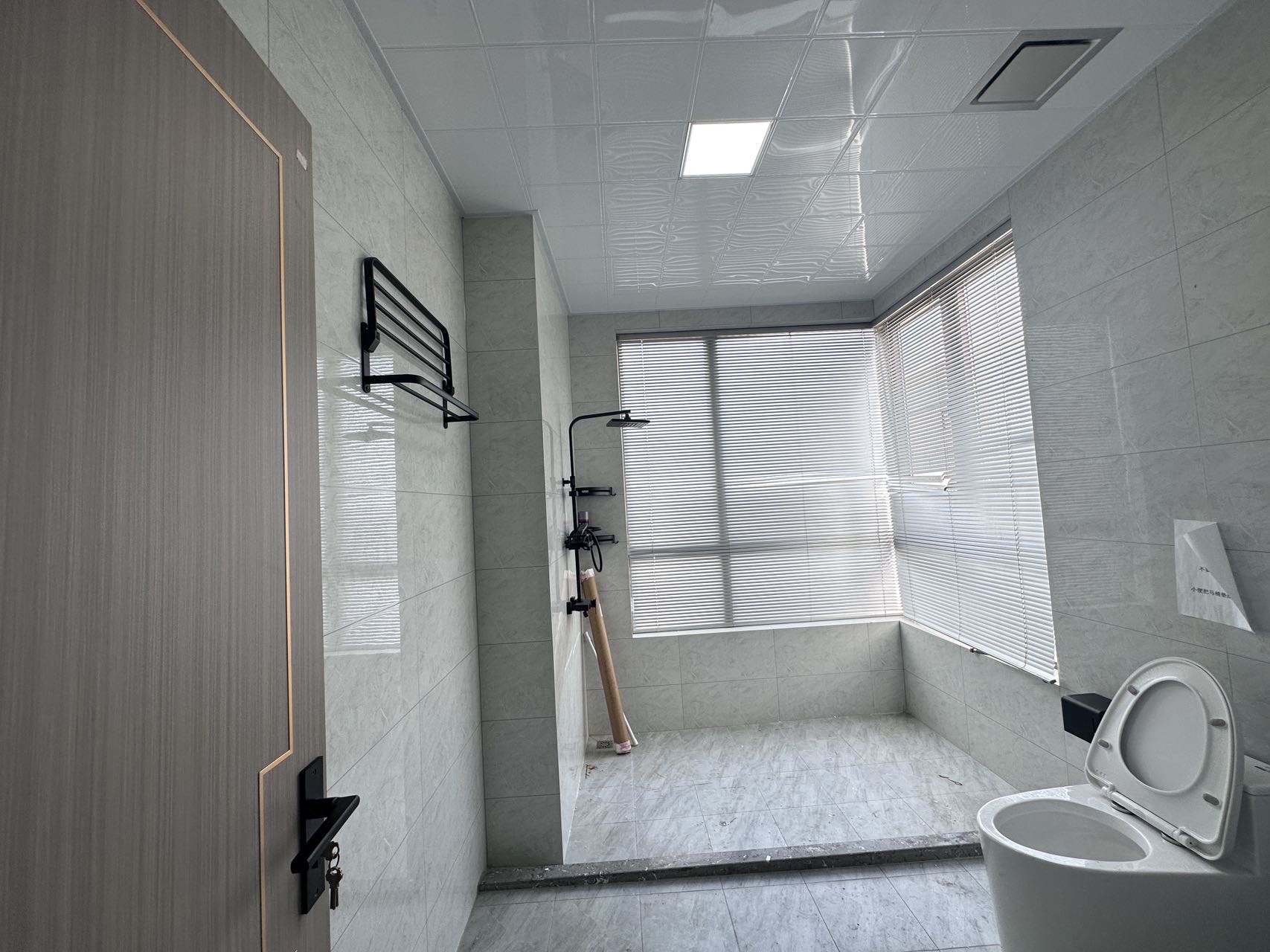 海航豪庭南苑  4室2厅4卫    10500.0元/月室内图