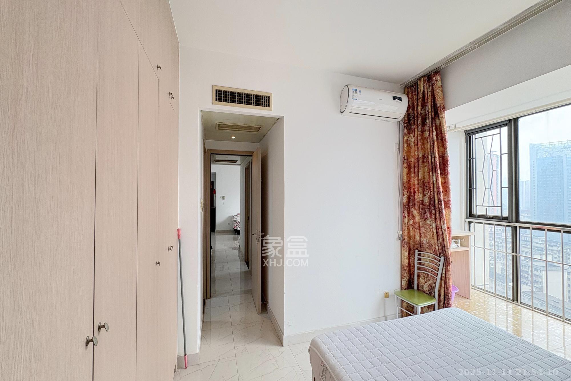 盛世美居荷园  3室2厅2卫    135.0万卧室