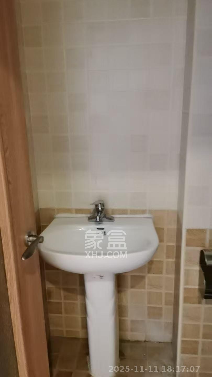 怡海星城  1室1厅1卫    900.0元/月