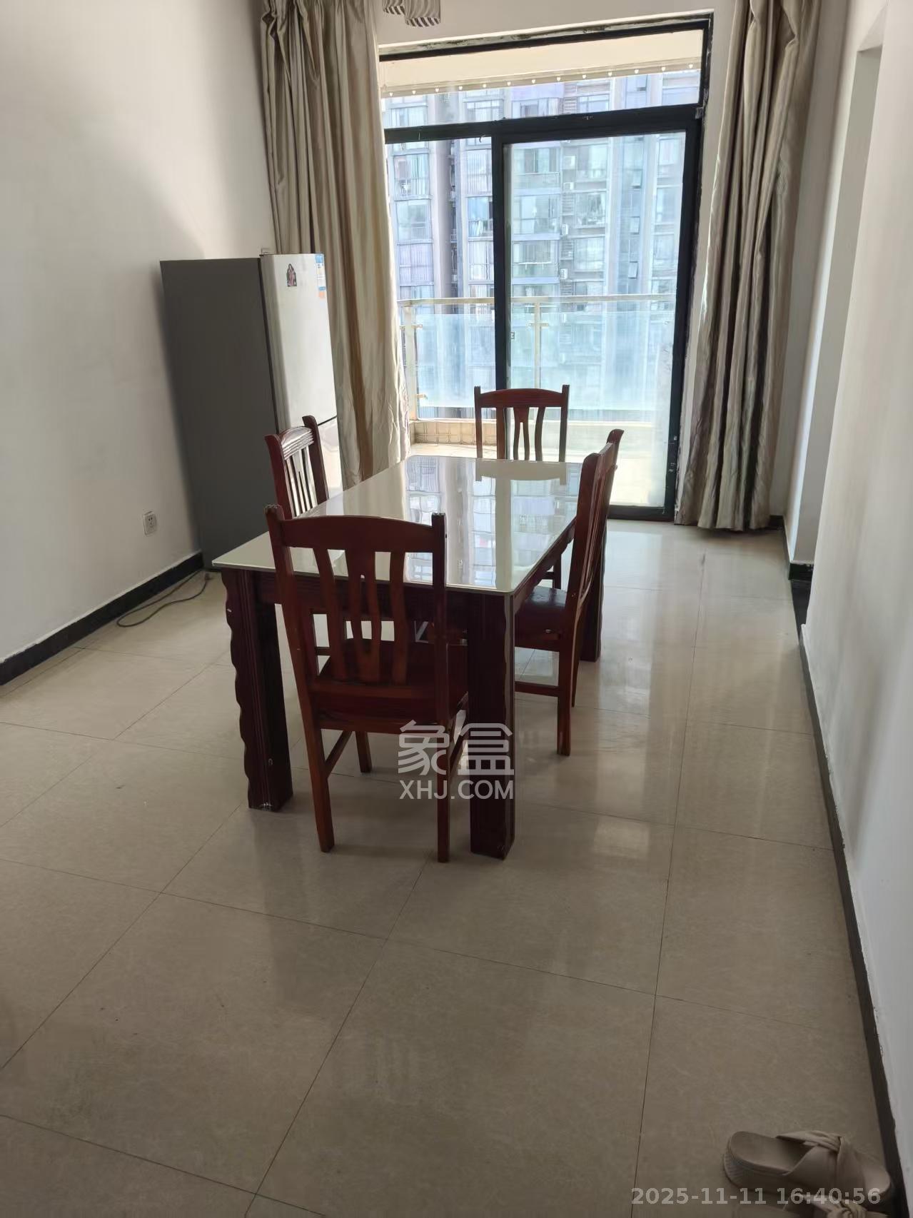 湘江世纪城咏江苑  3室2厅2卫    2200.0元/月室内图