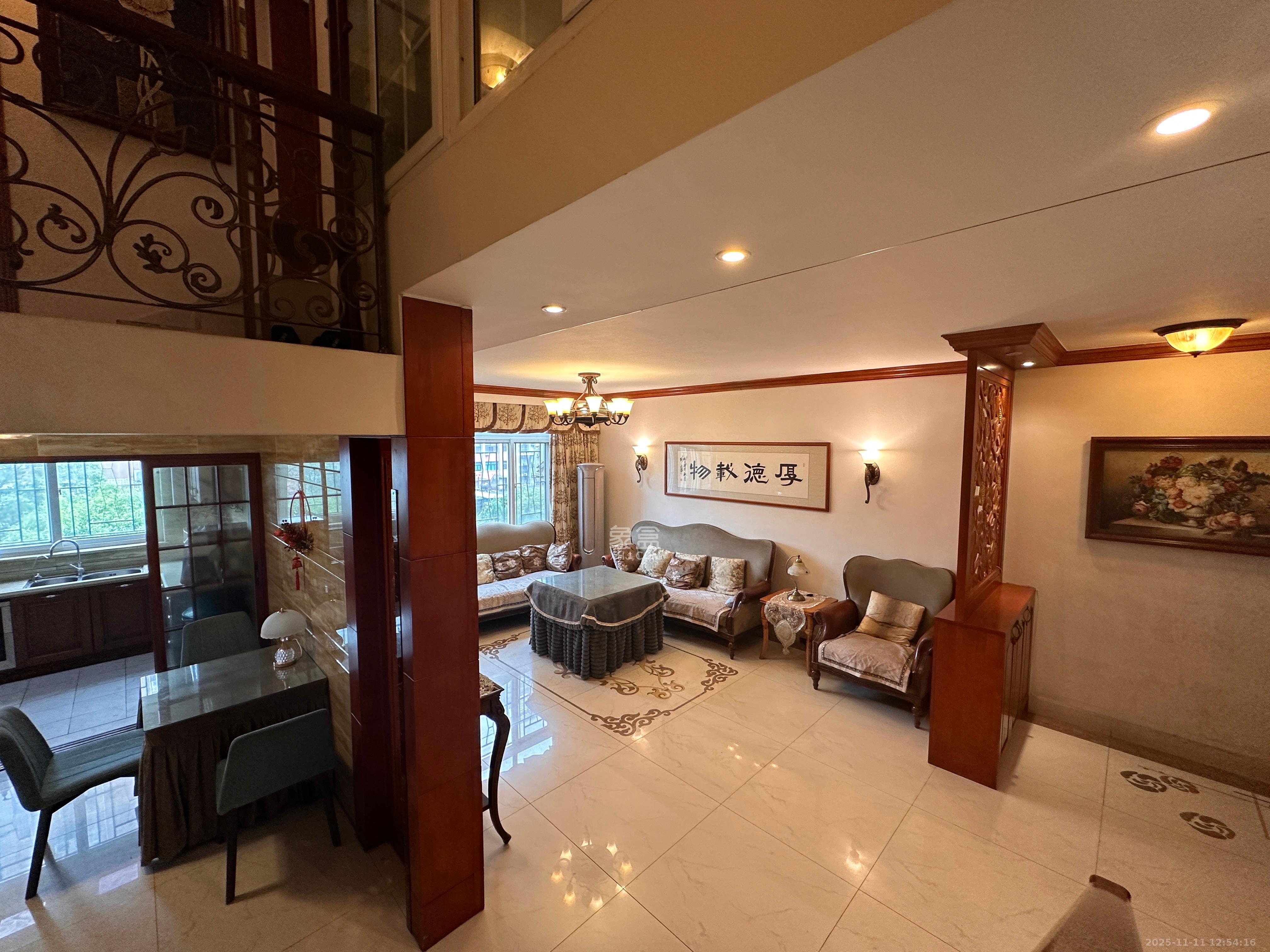 君临天厦  4室2厅2卫    8000.0元/月室内图