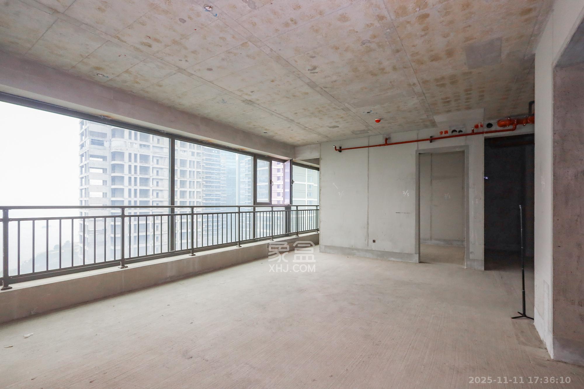 远洋外滩壹号 4室2厅2卫 380.8万 远洋外滩壹号 4室2厅2卫 380.8万客厅