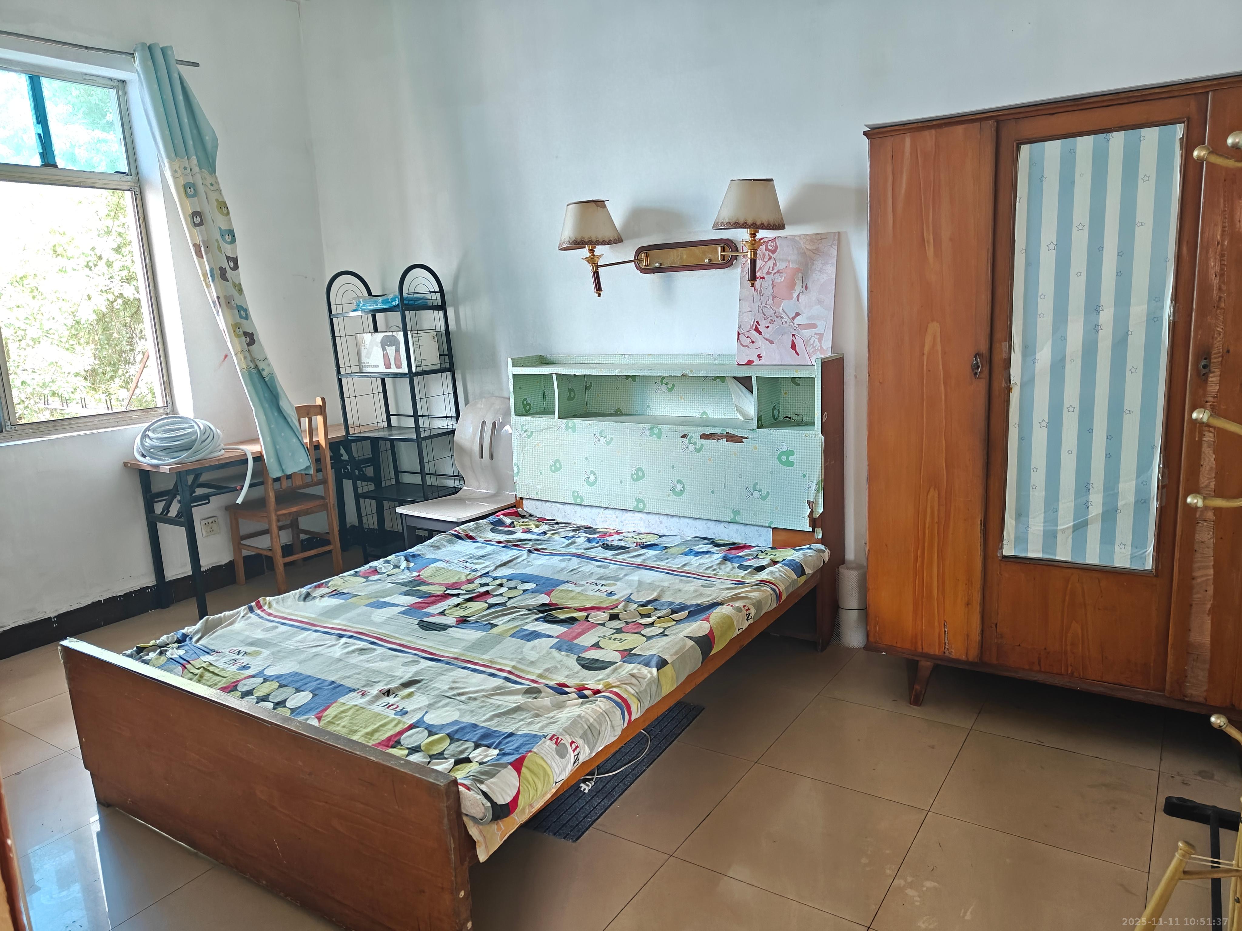 电梯厂宿舍（祝威岗）  2室1厅1卫    1300.0元/月