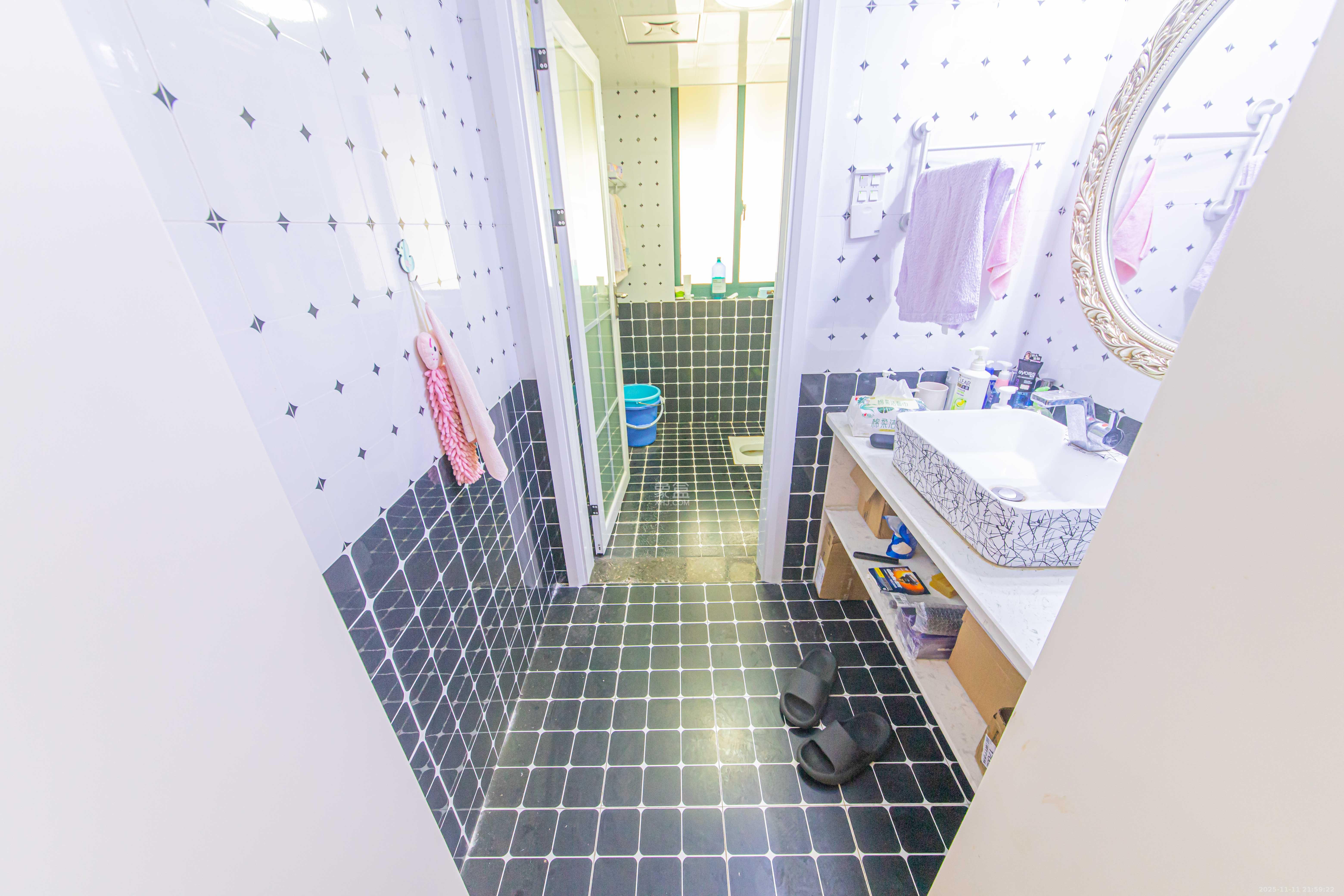 银桂苑 4室2厅2卫 135.0万 银桂苑 4室2厅2卫 135.0万卫生间