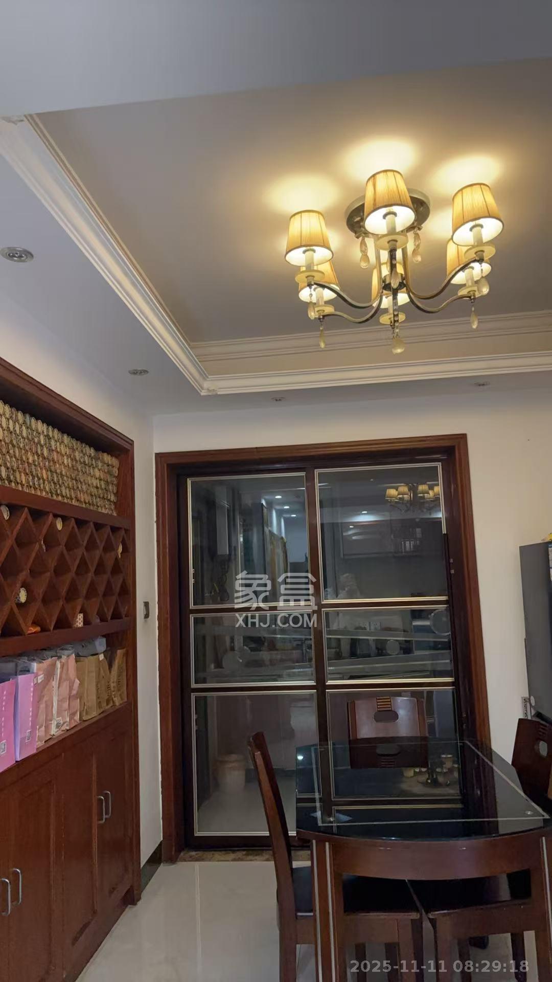 紫云阁 3室2厅2卫 2100.0元/月 紫云阁 3室2厅2卫 2100.0元/月室内图