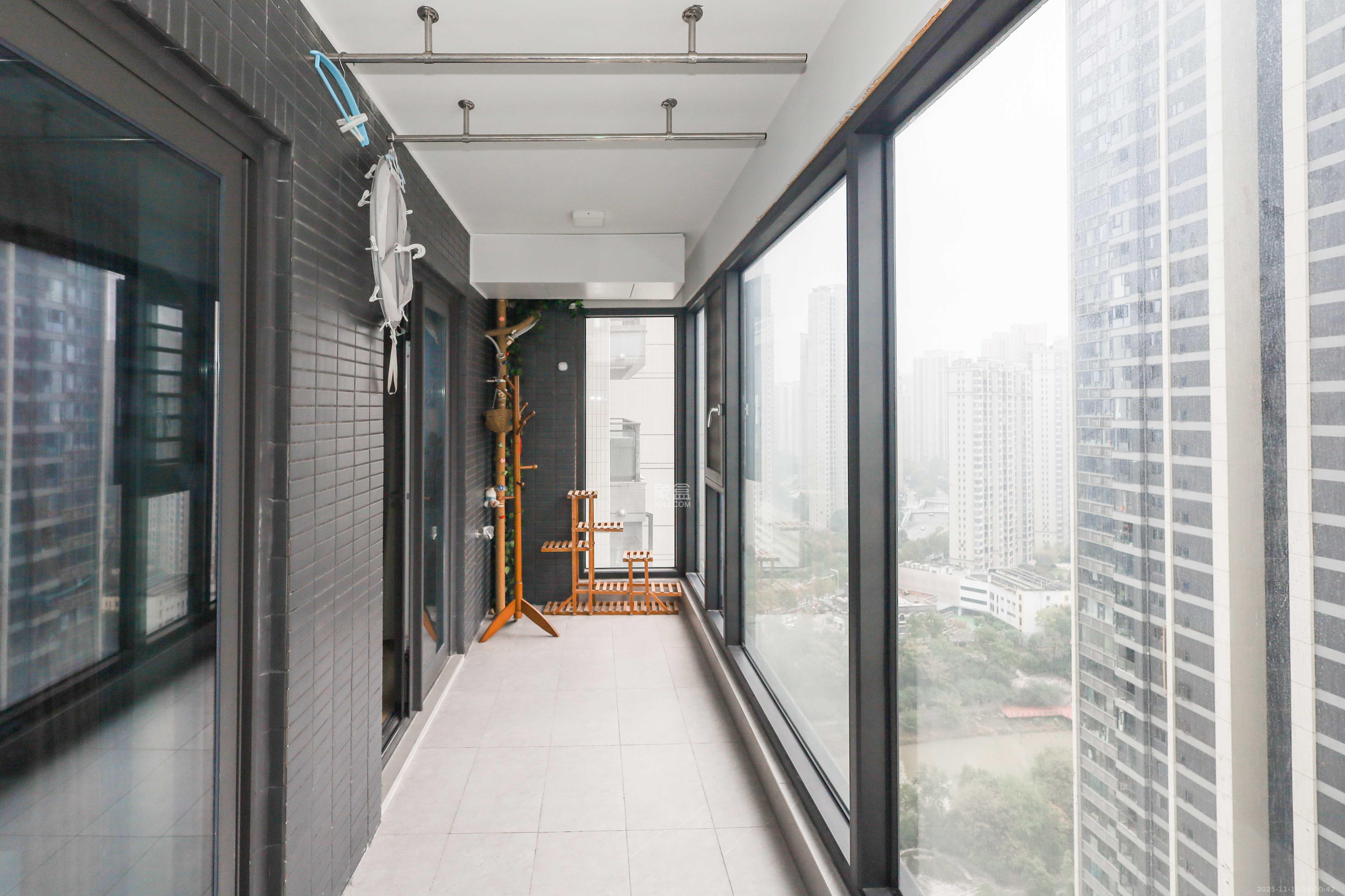 时代梅溪领峰  4室2厅2卫    168.0万阳台