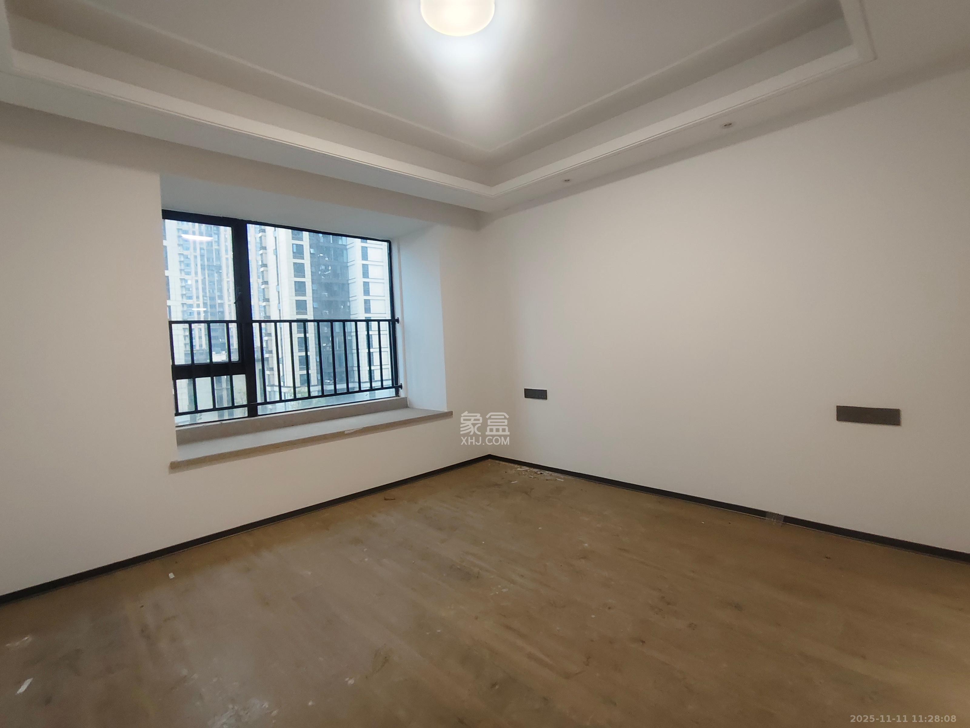 荣盛锦绣学府  3室2厅2卫    2500.0元/月室内图