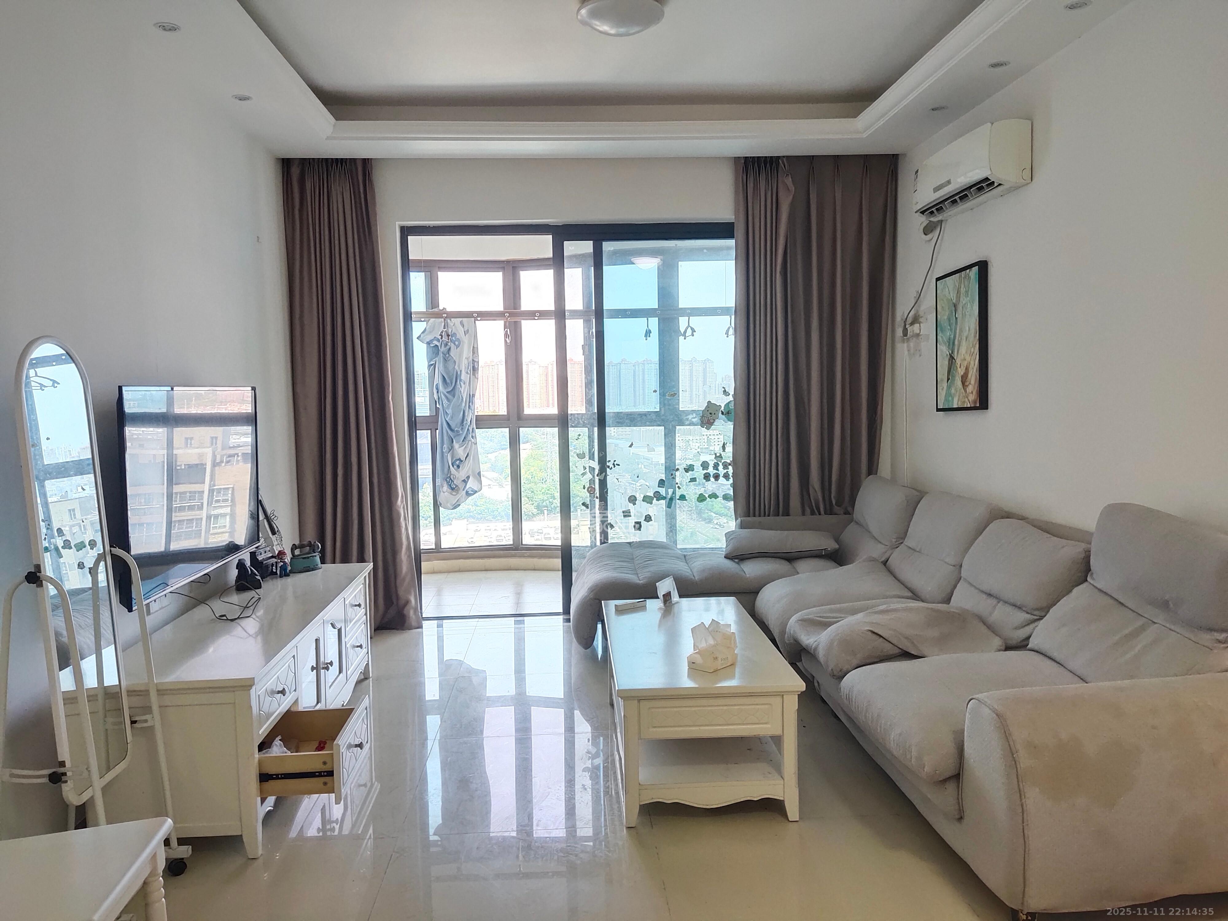 旺德府恺悦国际  3室2厅2卫    2400.0元/月室内图