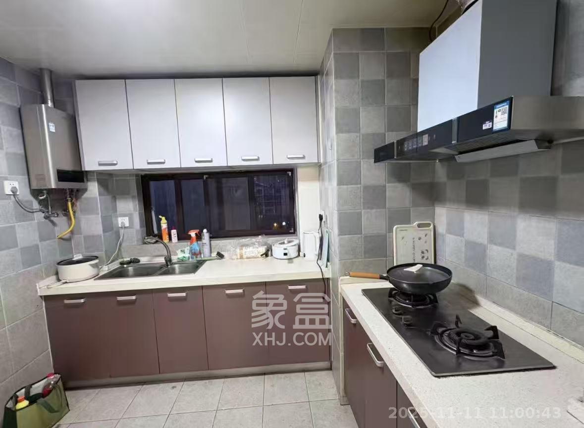 绿地中央广场 3室2厅1卫 2800.0元/月 绿地中央广场 3室2厅1卫 2800.0元/月室内图